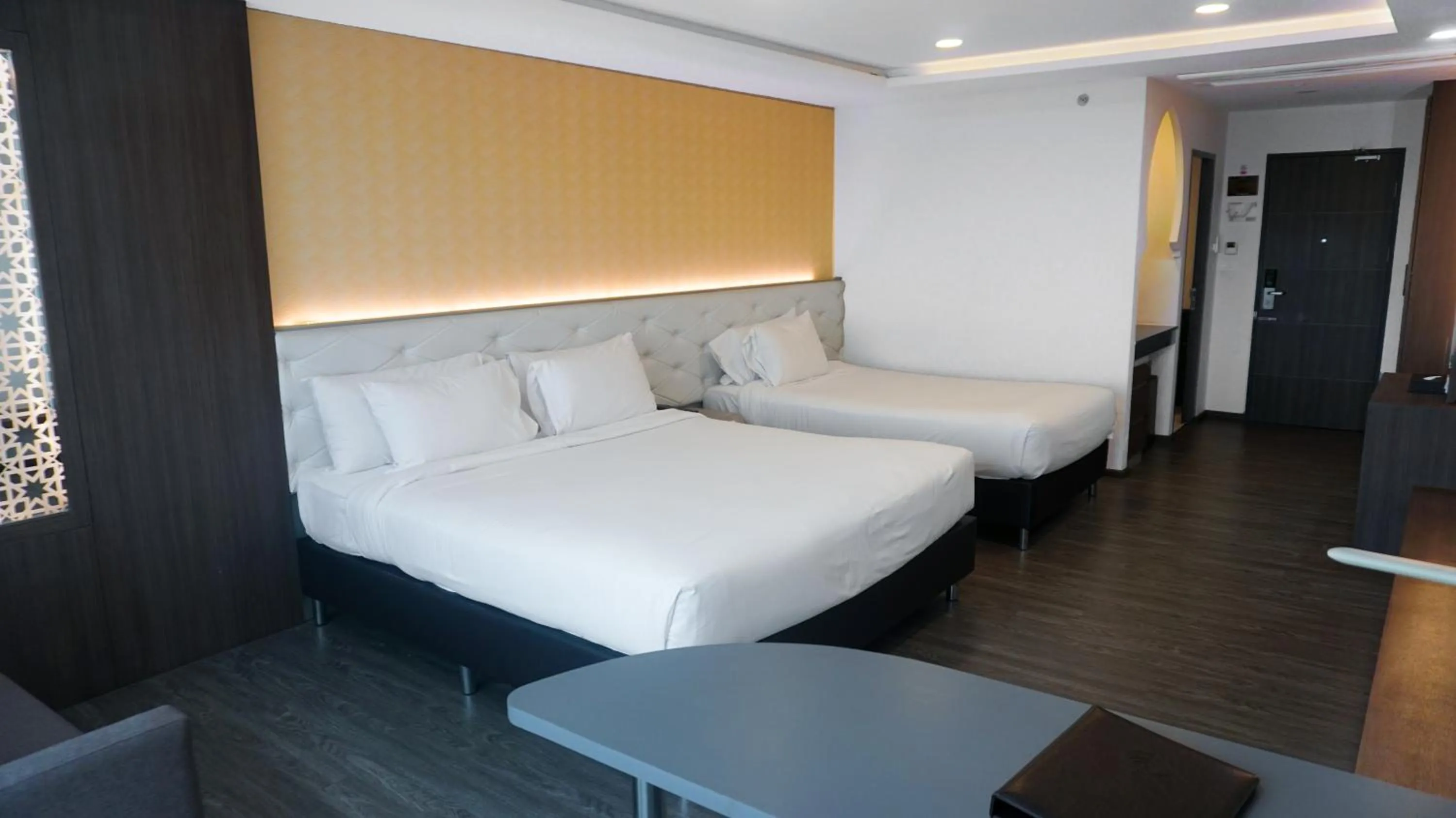 Photo of the whole room in Alfahad Hotel