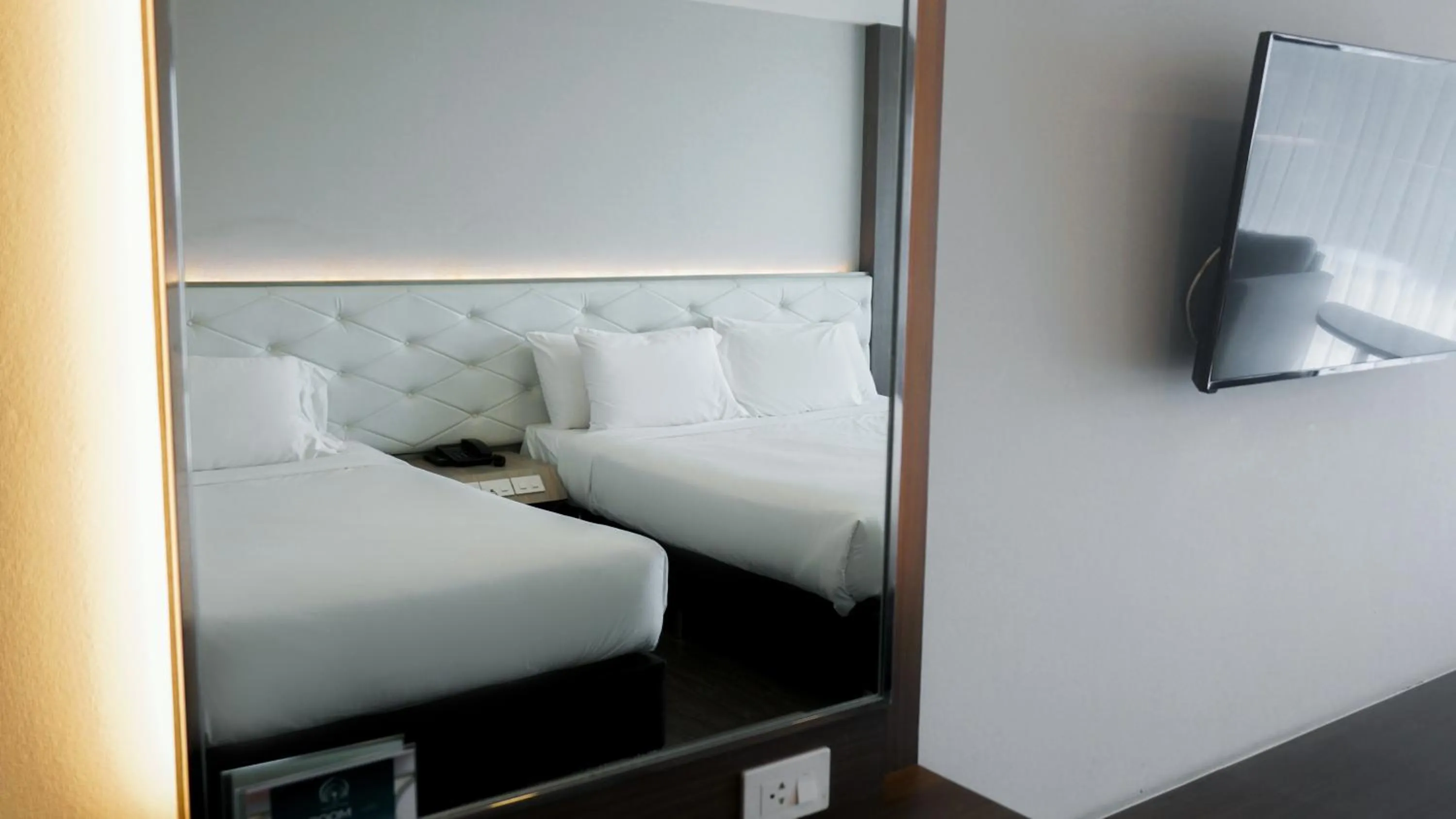 Photo of the whole room in Alfahad Hotel