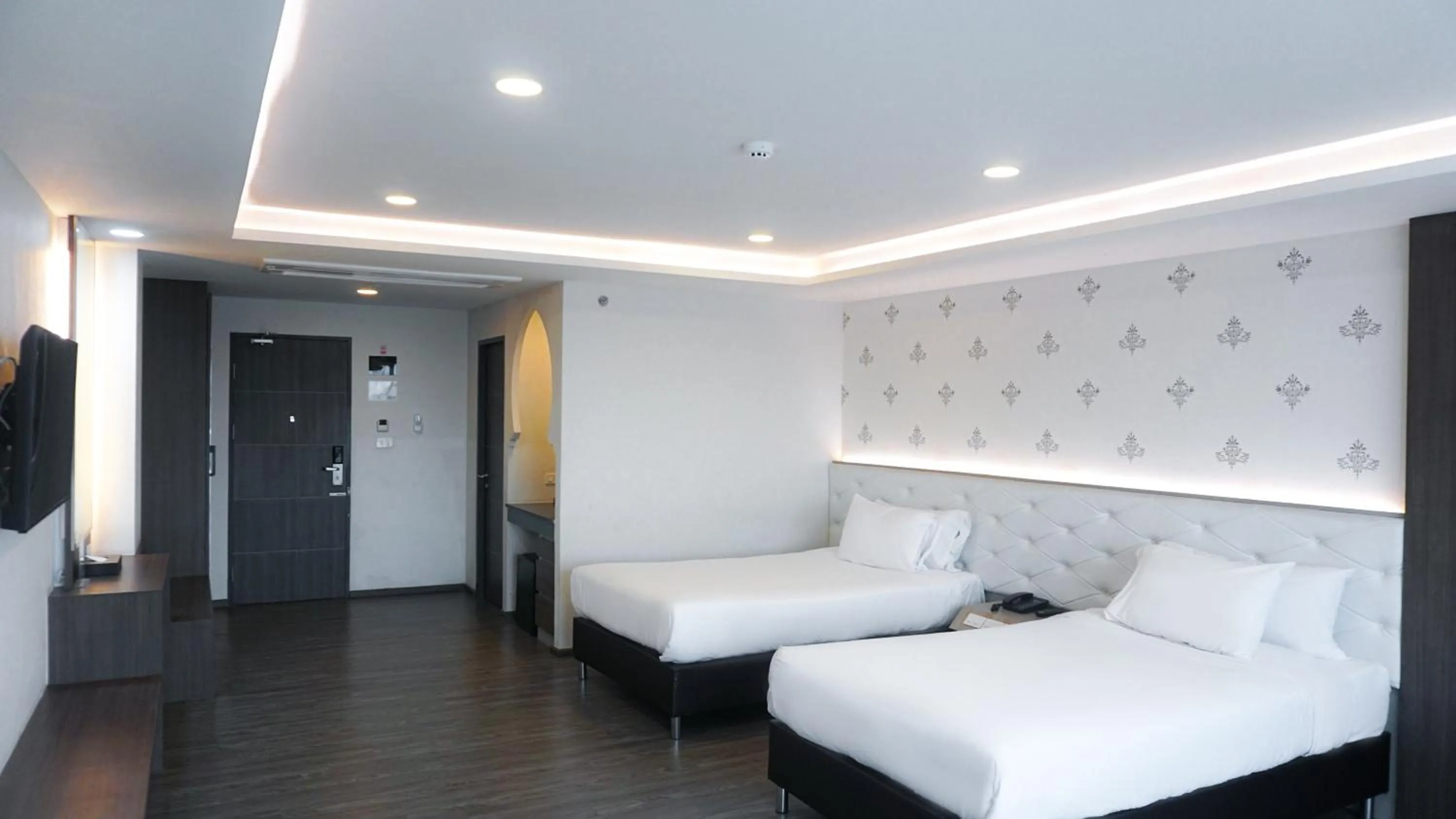 Photo of the whole room in Alfahad Hotel