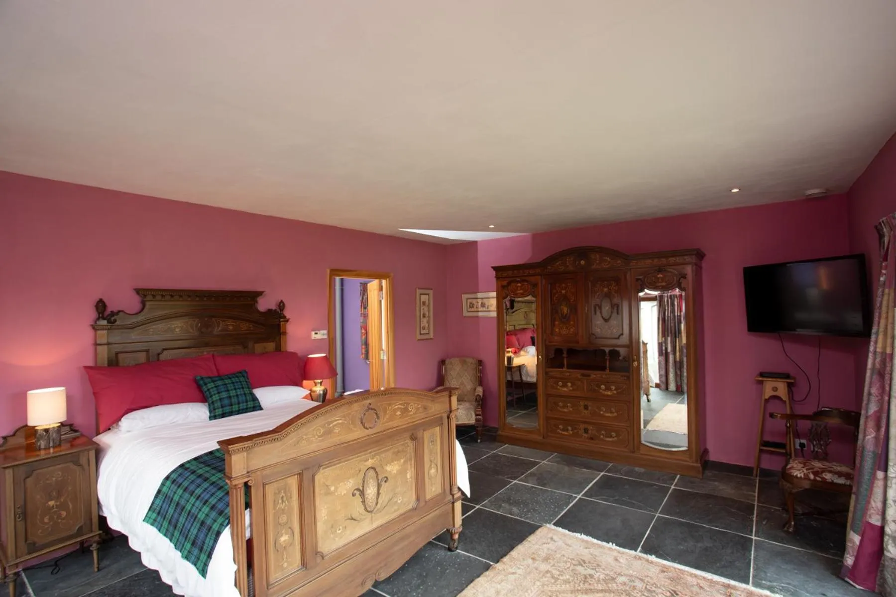Photo of the whole room, Bed in Powdermills B & B