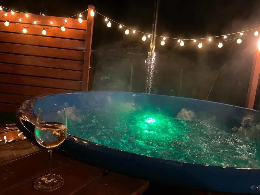 Hot Tub in KANZAS
