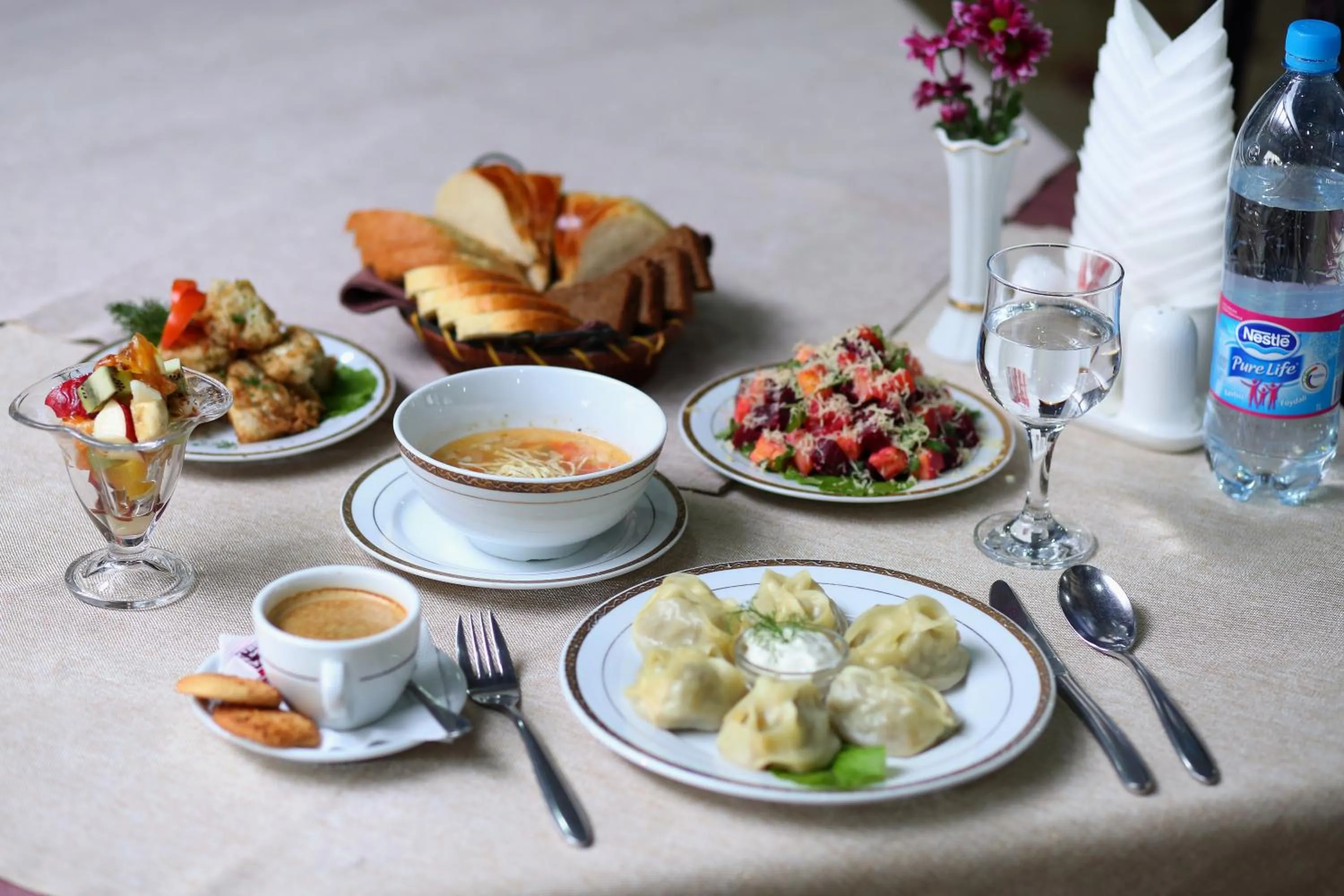 Restaurant/places to eat in Asia Hotel Fergana