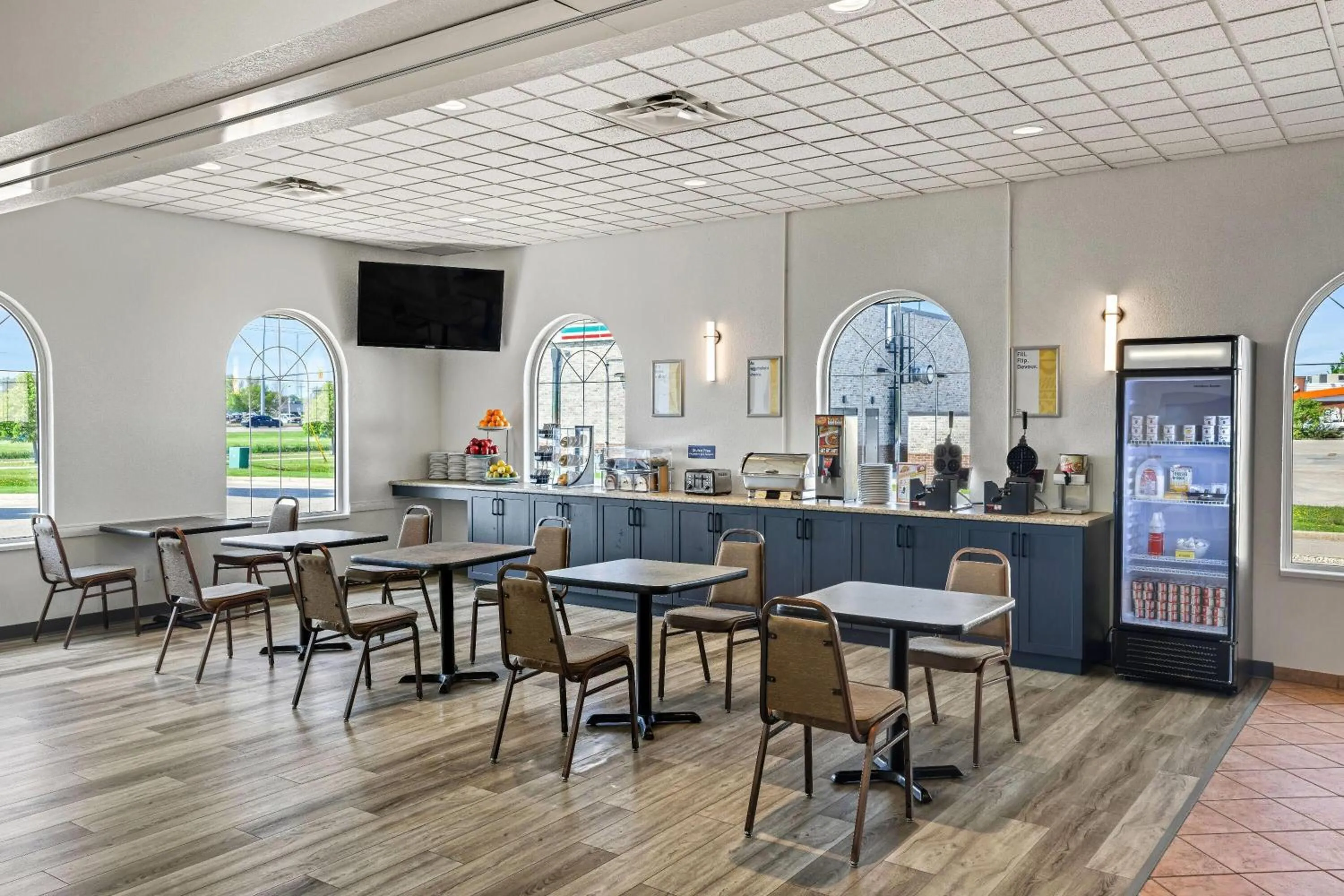 Restaurant/places to eat in Days Inn & Suites by Wyndham Winkler