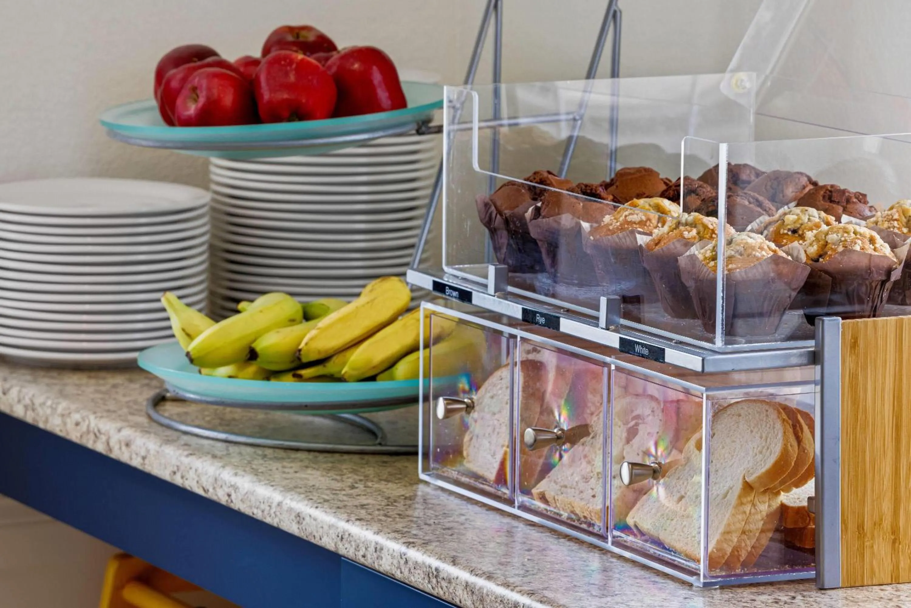 Restaurant/places to eat in Days Inn & Suites by Wyndham Winkler