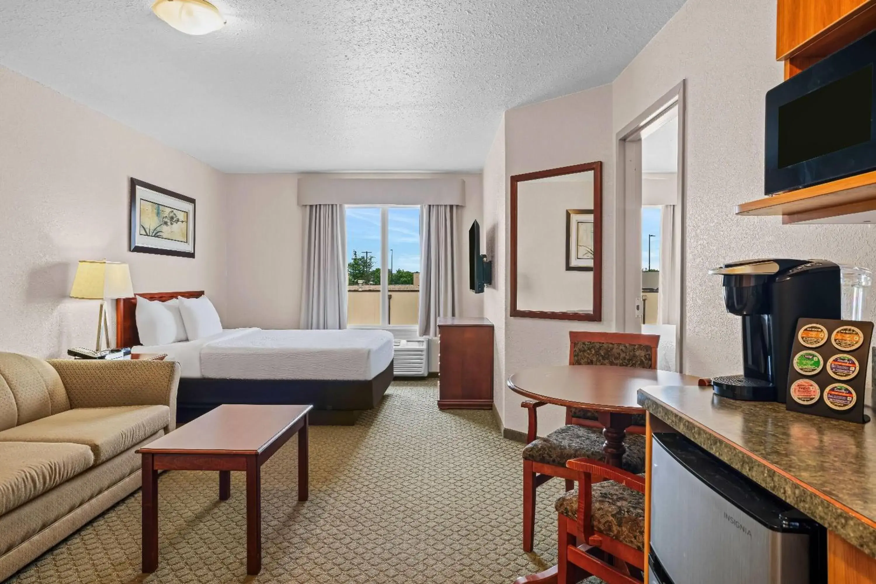 Family Room in Days Inn & Suites by Wyndham Winkler Family Room in Days Inn & Suites by Wyndham Winkler