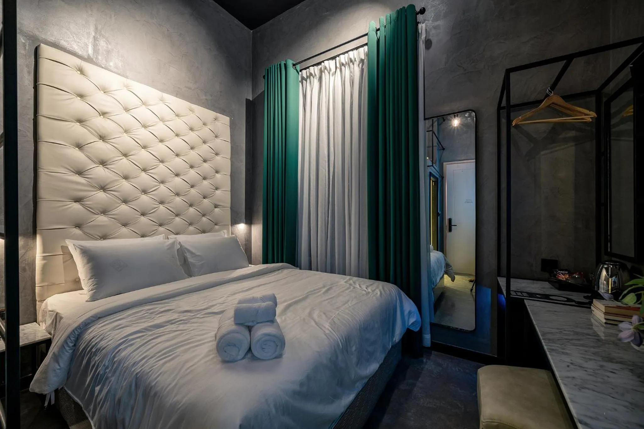 Bed in HOTEL le JARDIN SECRET saigon