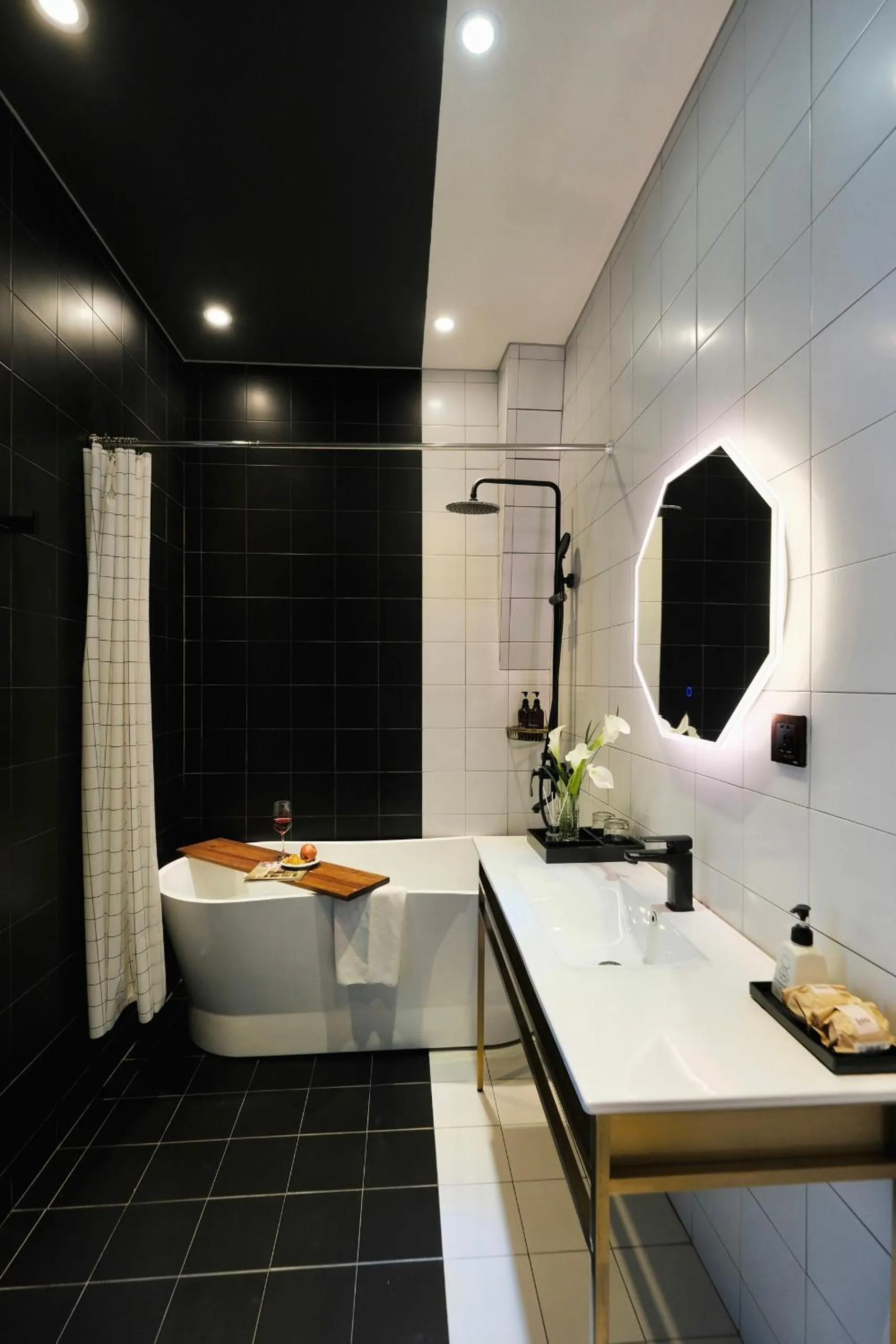 HOTEL le JARDIN SECRET saigon