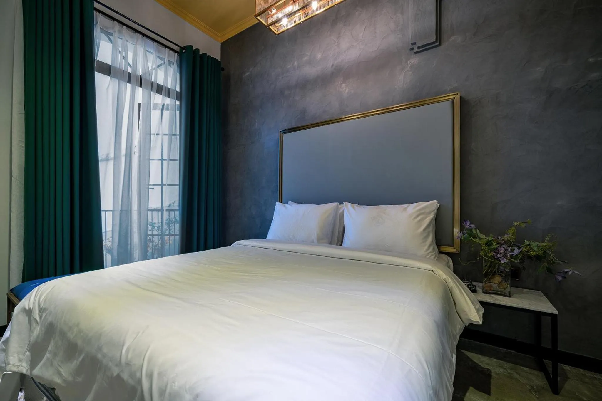 Photo of the whole room, Bed in HOTEL le JARDIN SECRET saigon