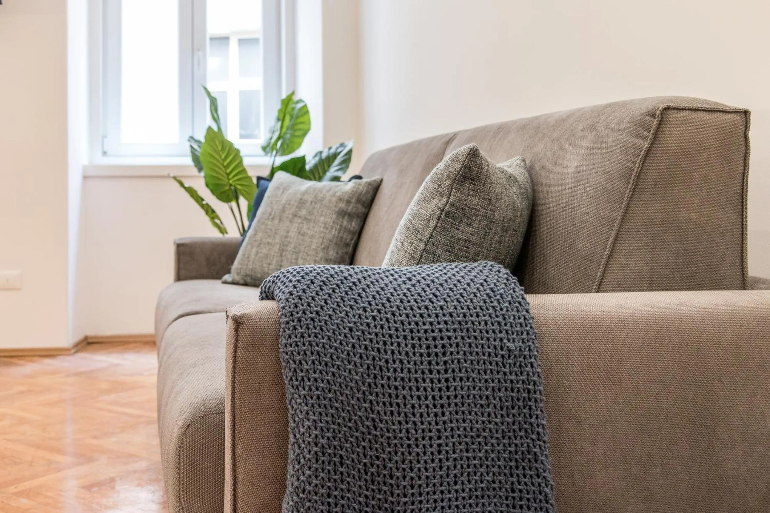 Elegante 8 posti vicino alla stazione - Grey e Blu