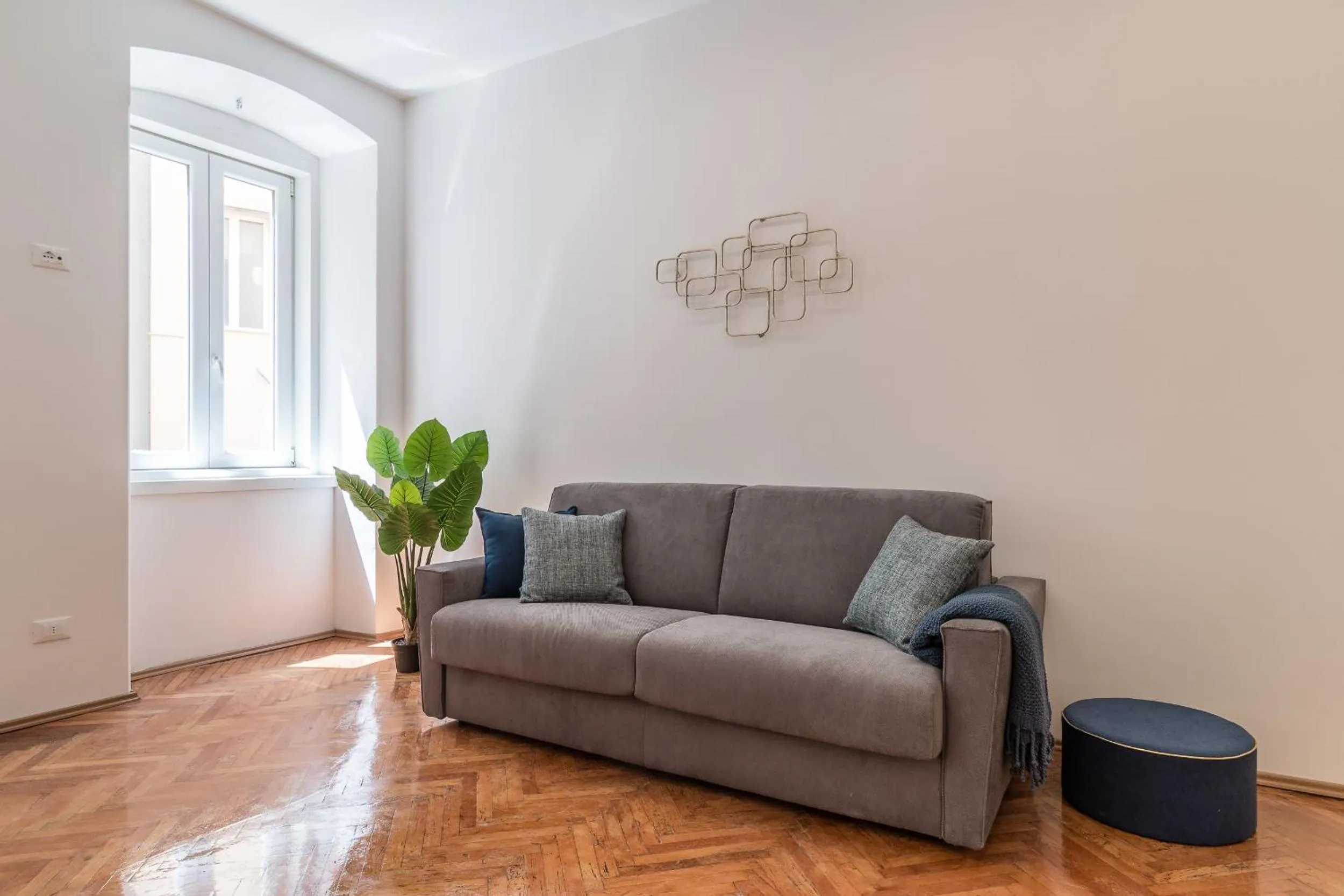 Elegante 8 posti vicino alla stazione - Grey e Blu