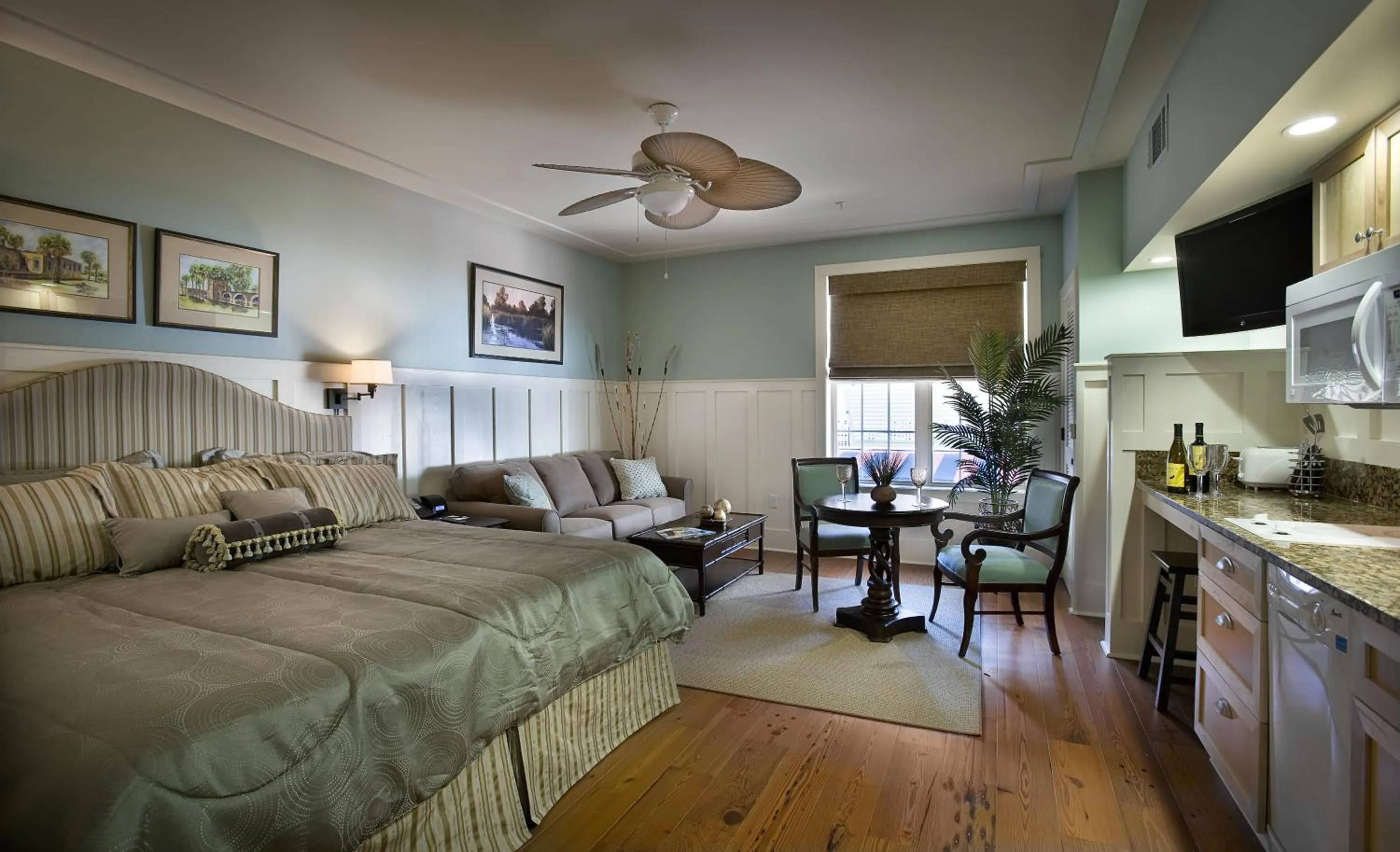 Photo of the whole room in The Inlet Sports Lodge