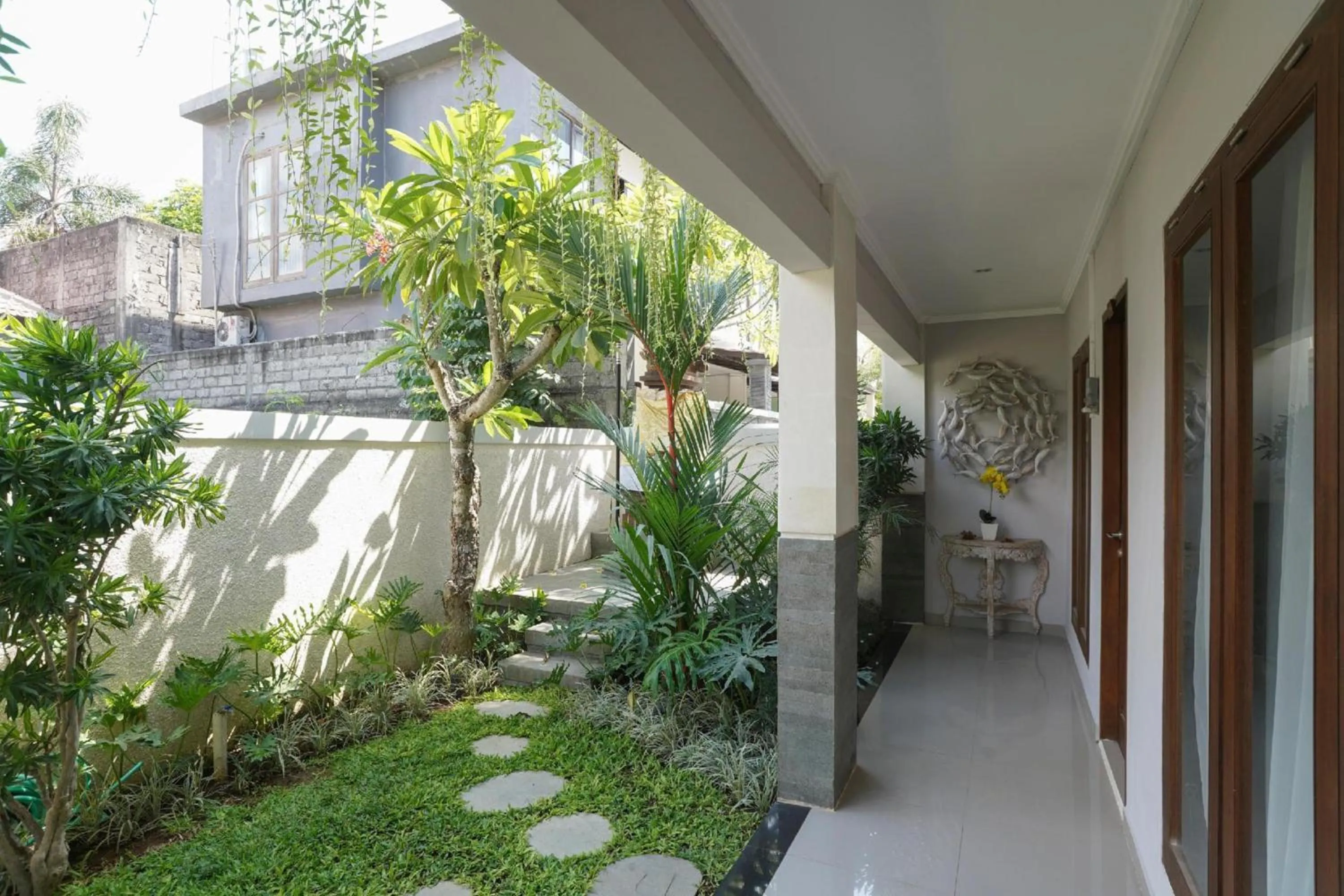 Property building in Capital O 2166 Elitya Stay