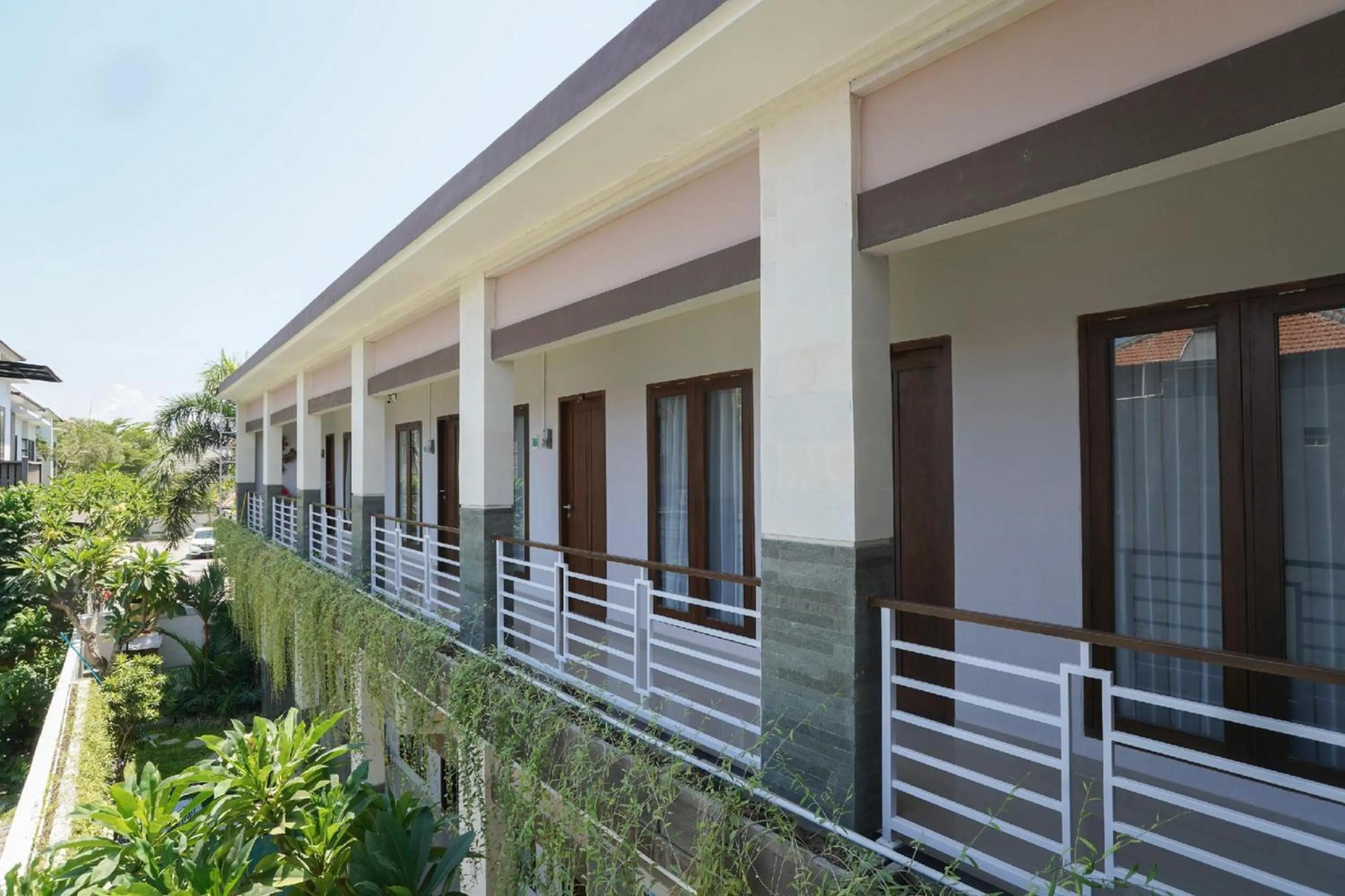 Property building in Capital O 2166 Elitya Stay