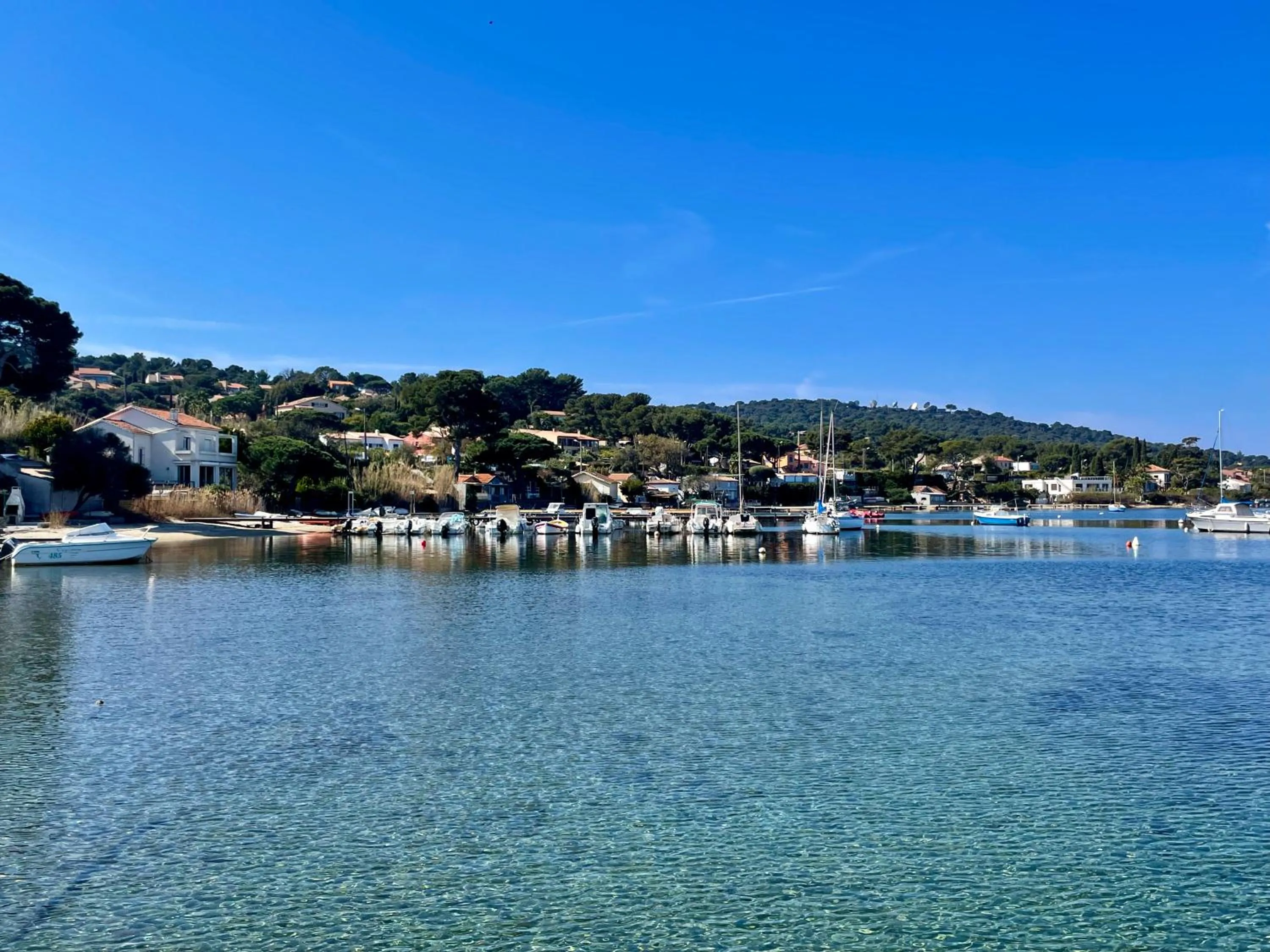 Sea view in Villa Front de Mer Accès Plage Presqu'île de Giens-Sea and Mountain Pleasure