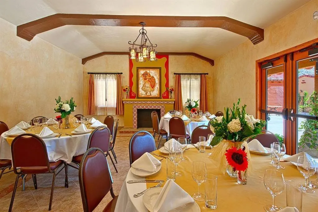 Banquet/Function facilities in Los Arboles Hotel