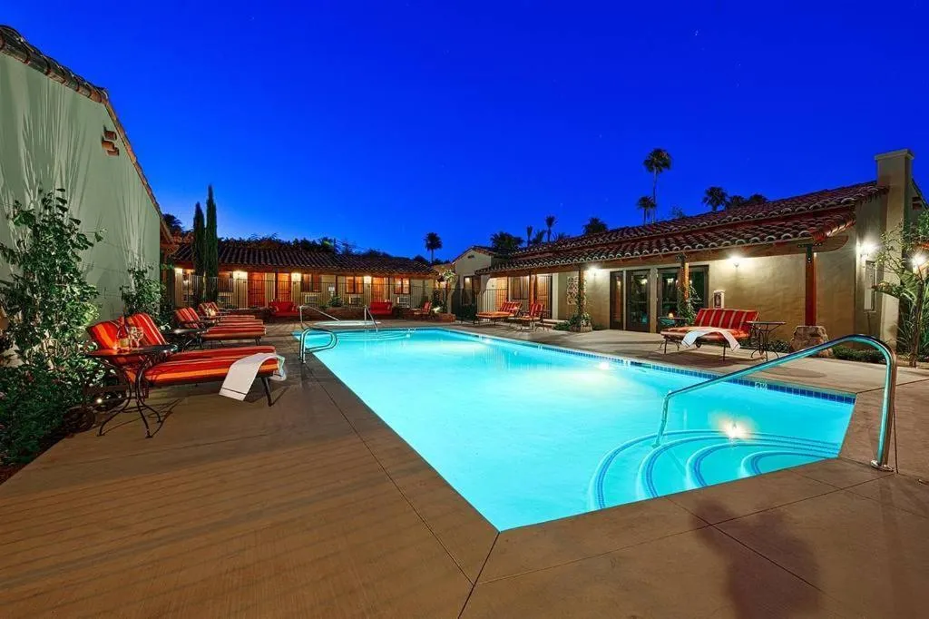 Swimming pool in Los Arboles Hotel