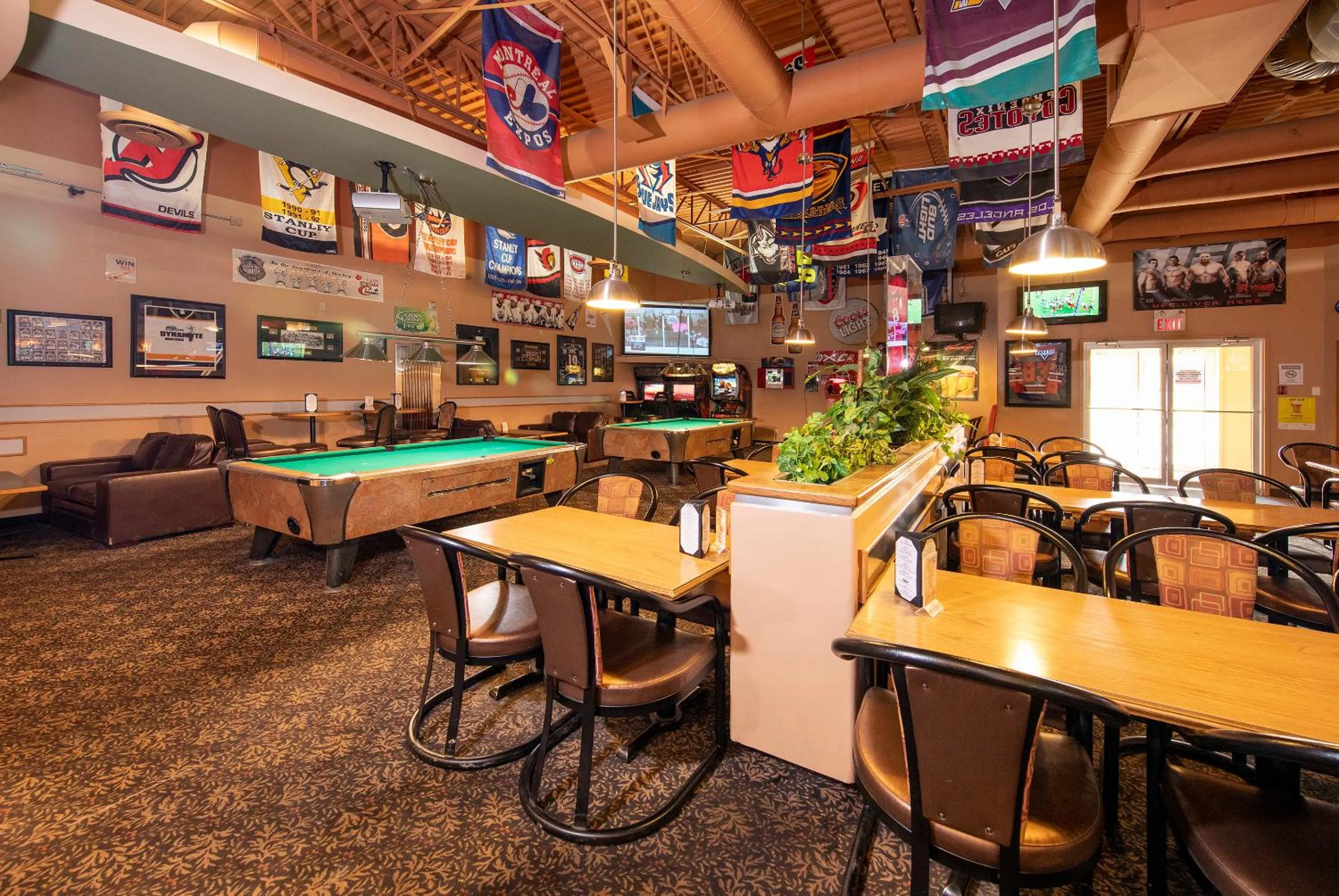 Restaurant/Places to Eat in Dunvegan Inn & Suites