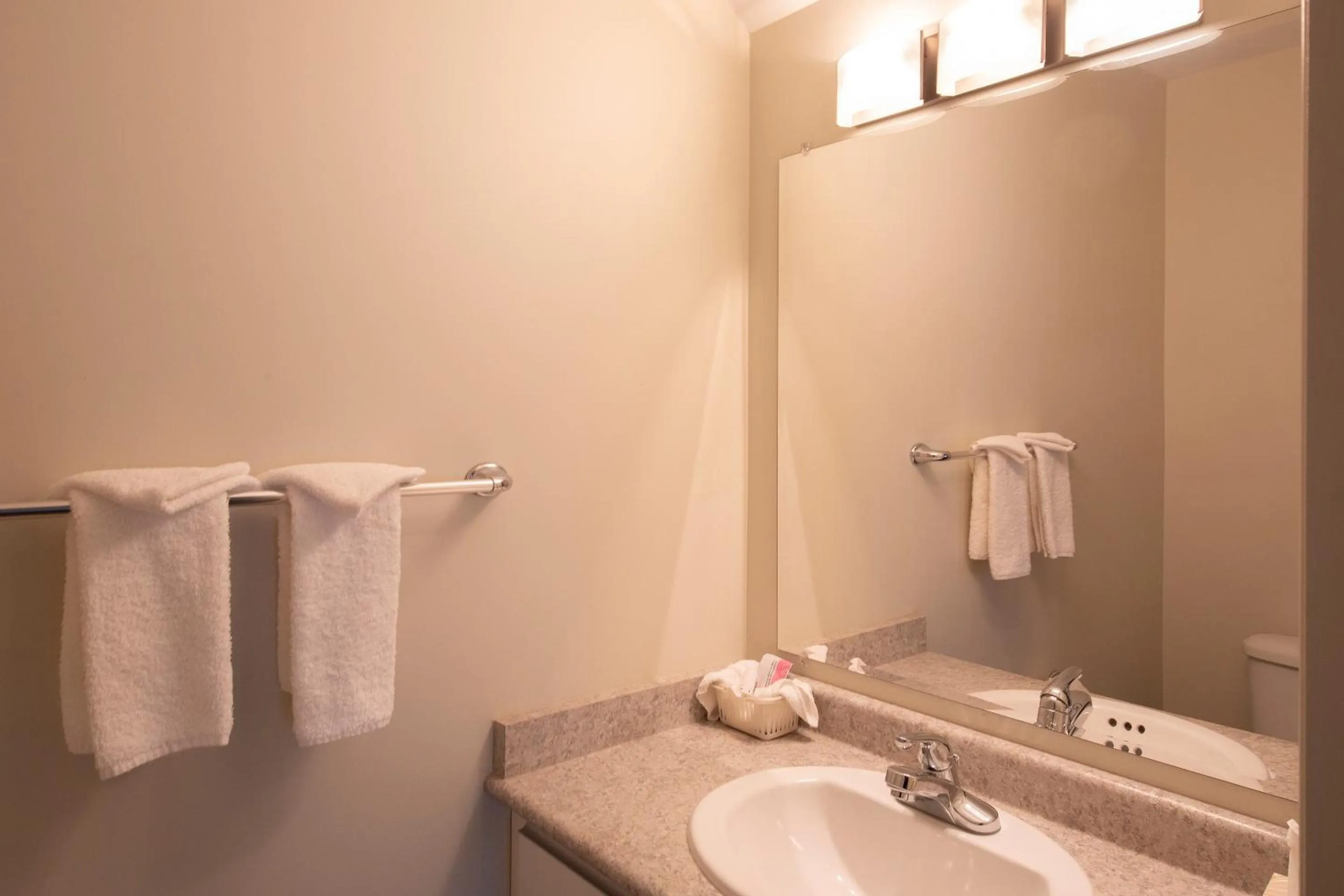 Toilet, Bathroom in Dunvegan Inn & Suites