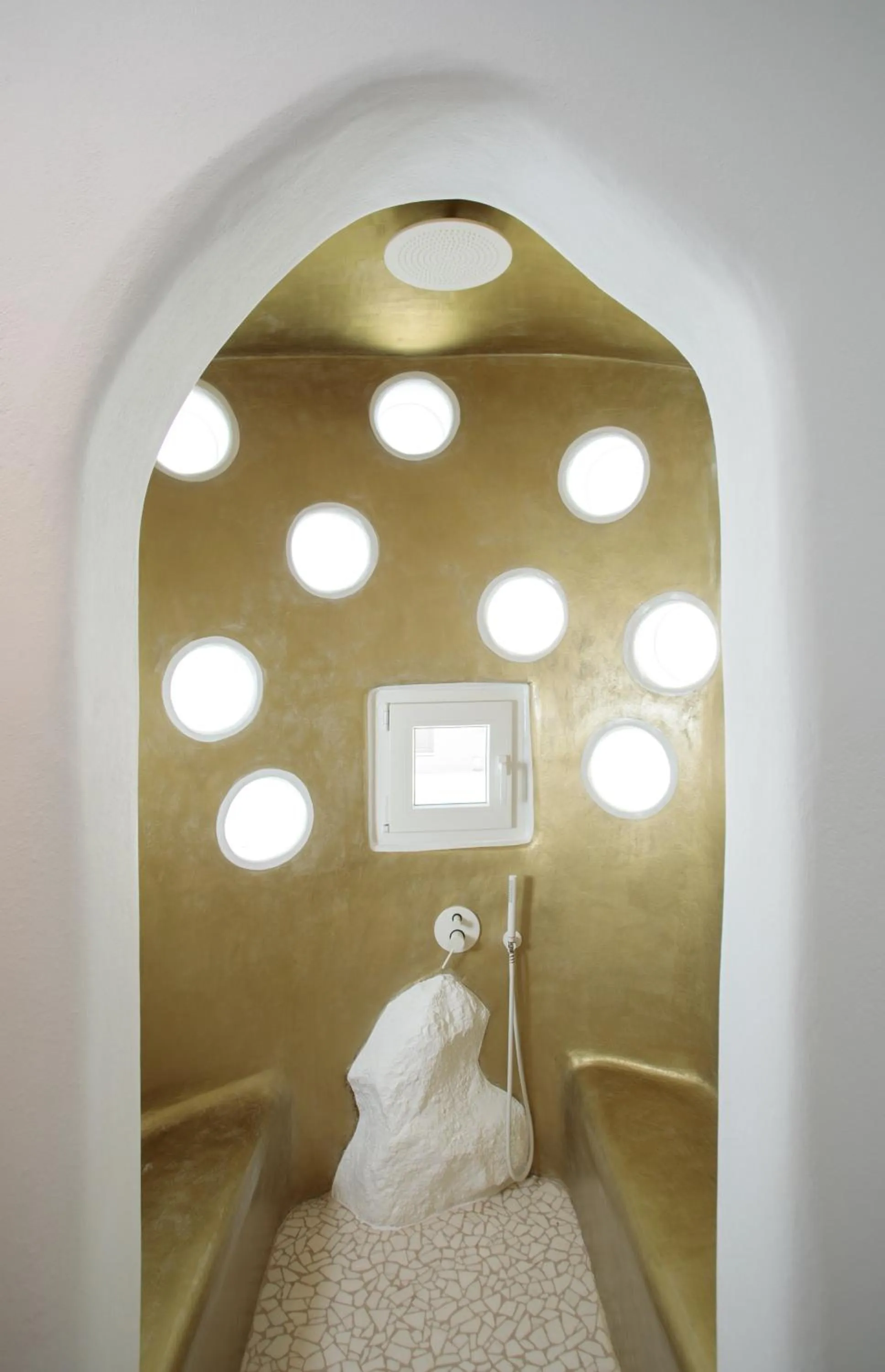 Steam room, Bed in Euphoria Downtown