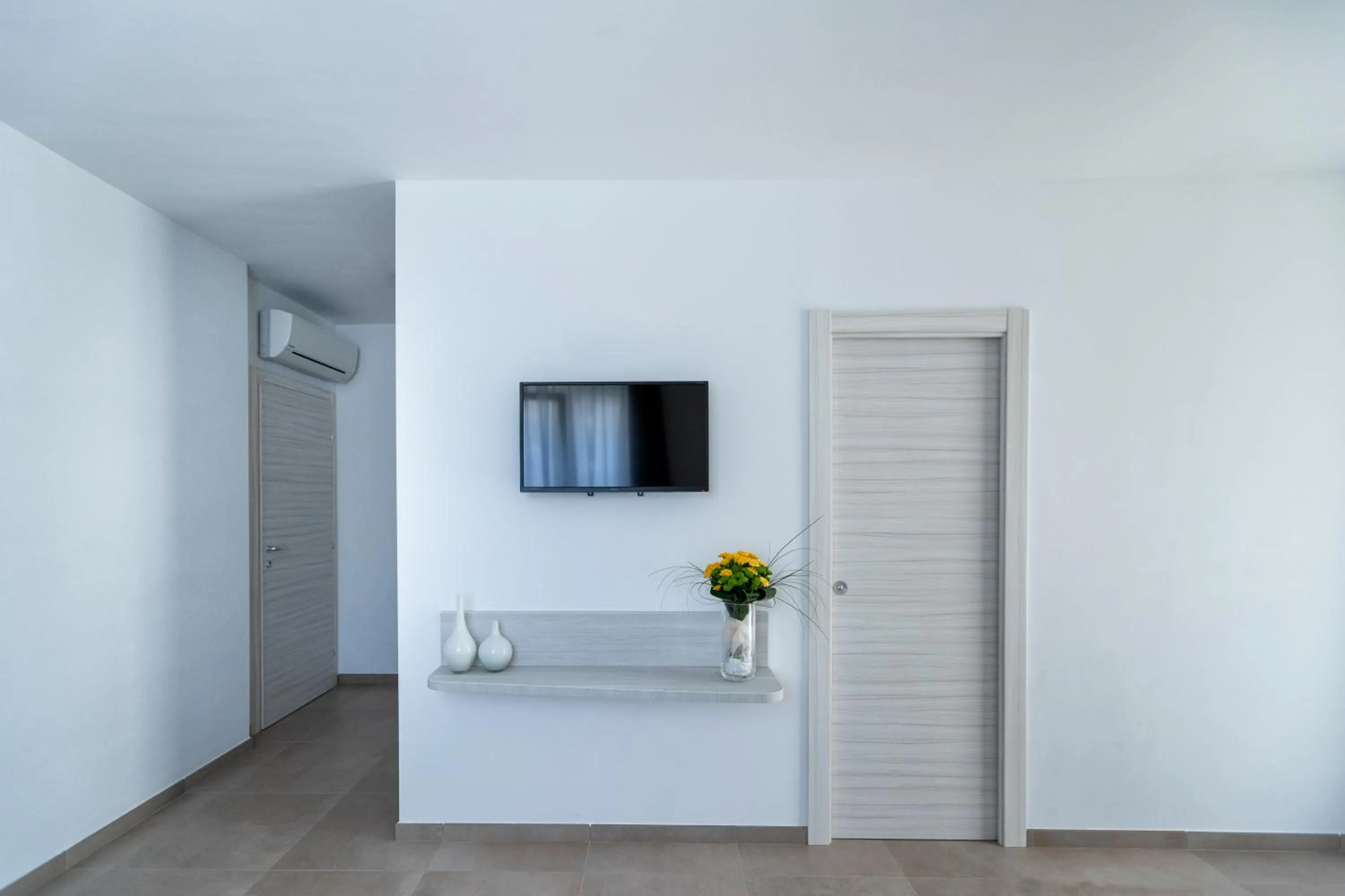 TV and multimedia in Vasto Aparthotel