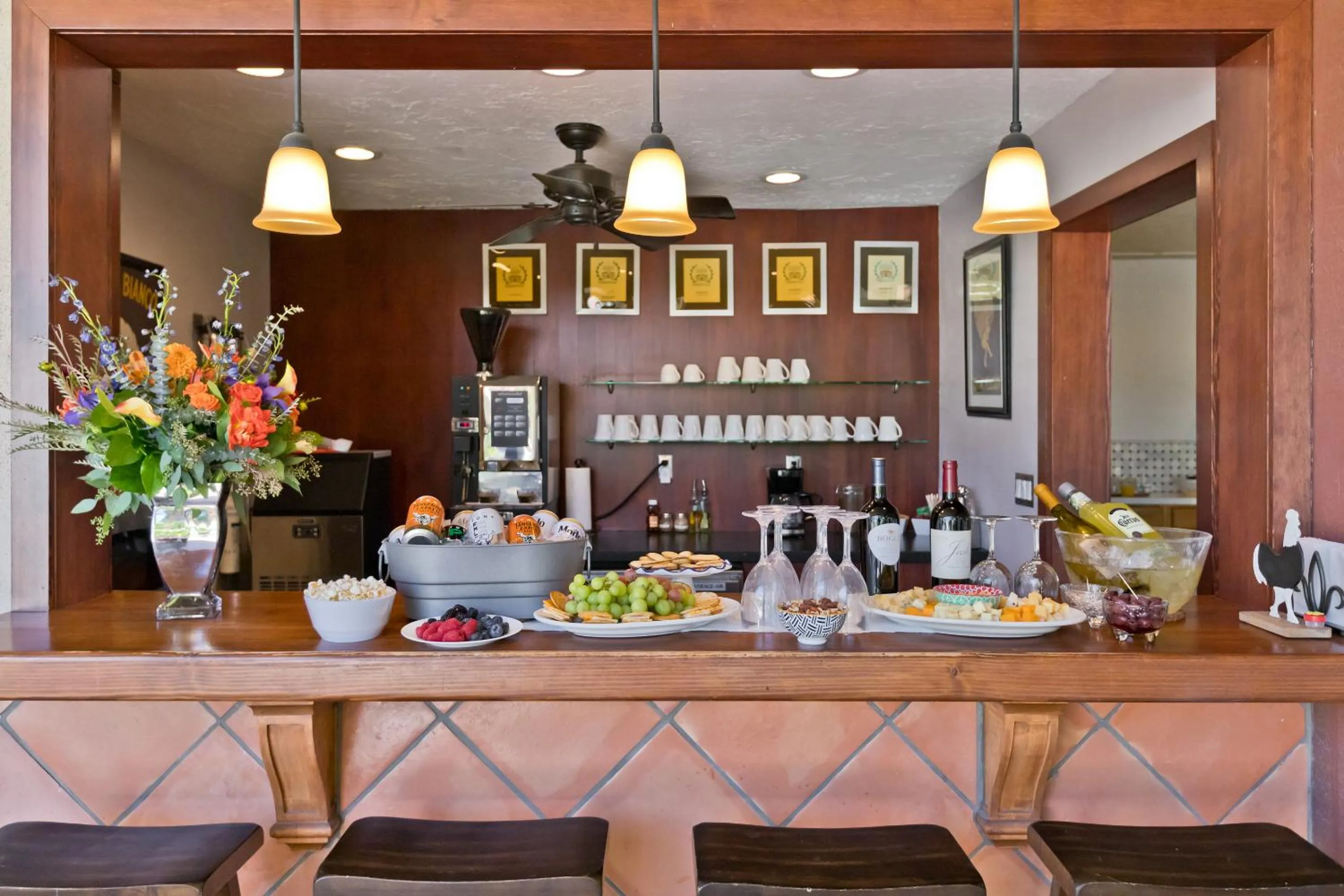 Food and drinks in La Maison Hotel - Adults Only