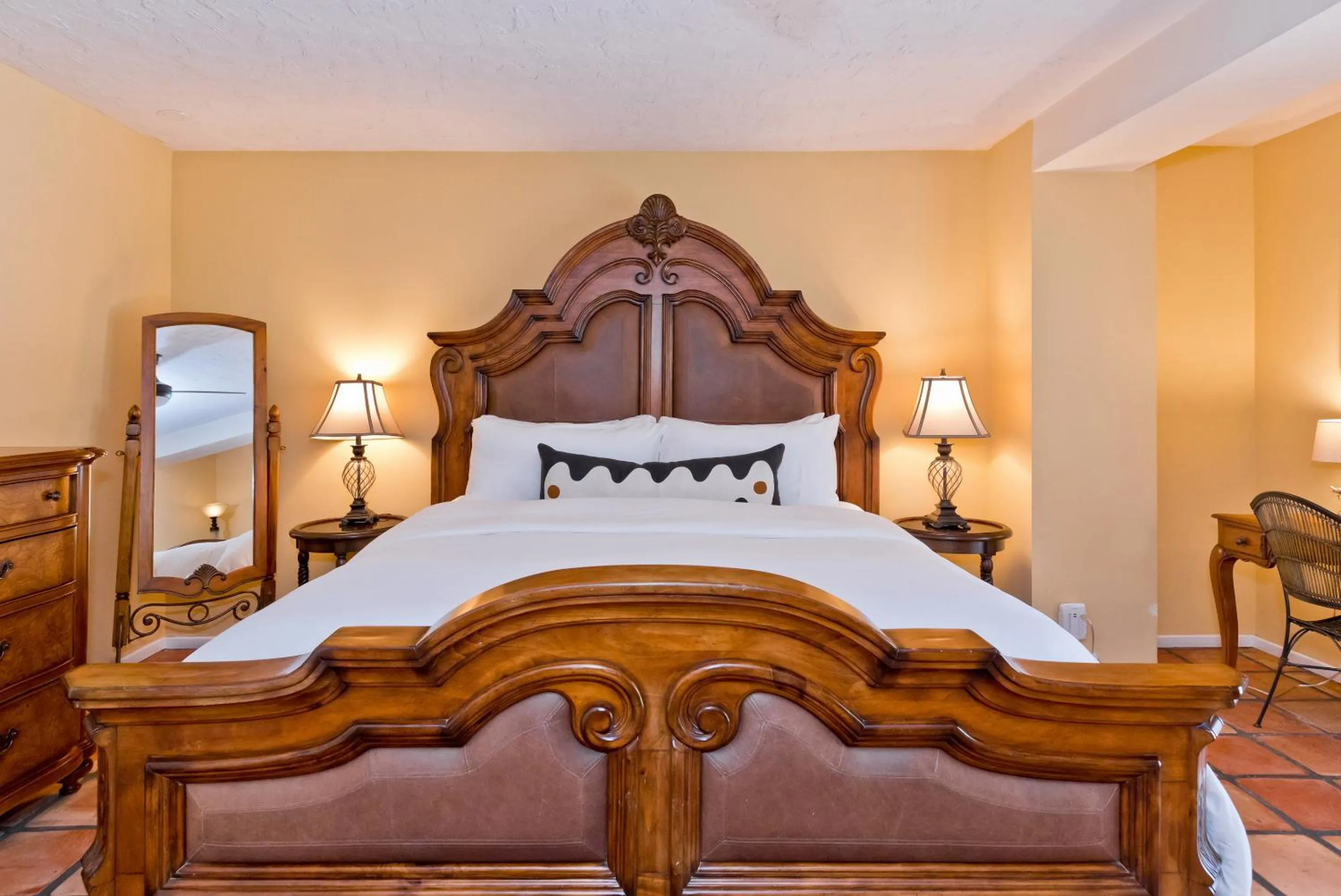 Bed in La Maison Hotel - Adults Only