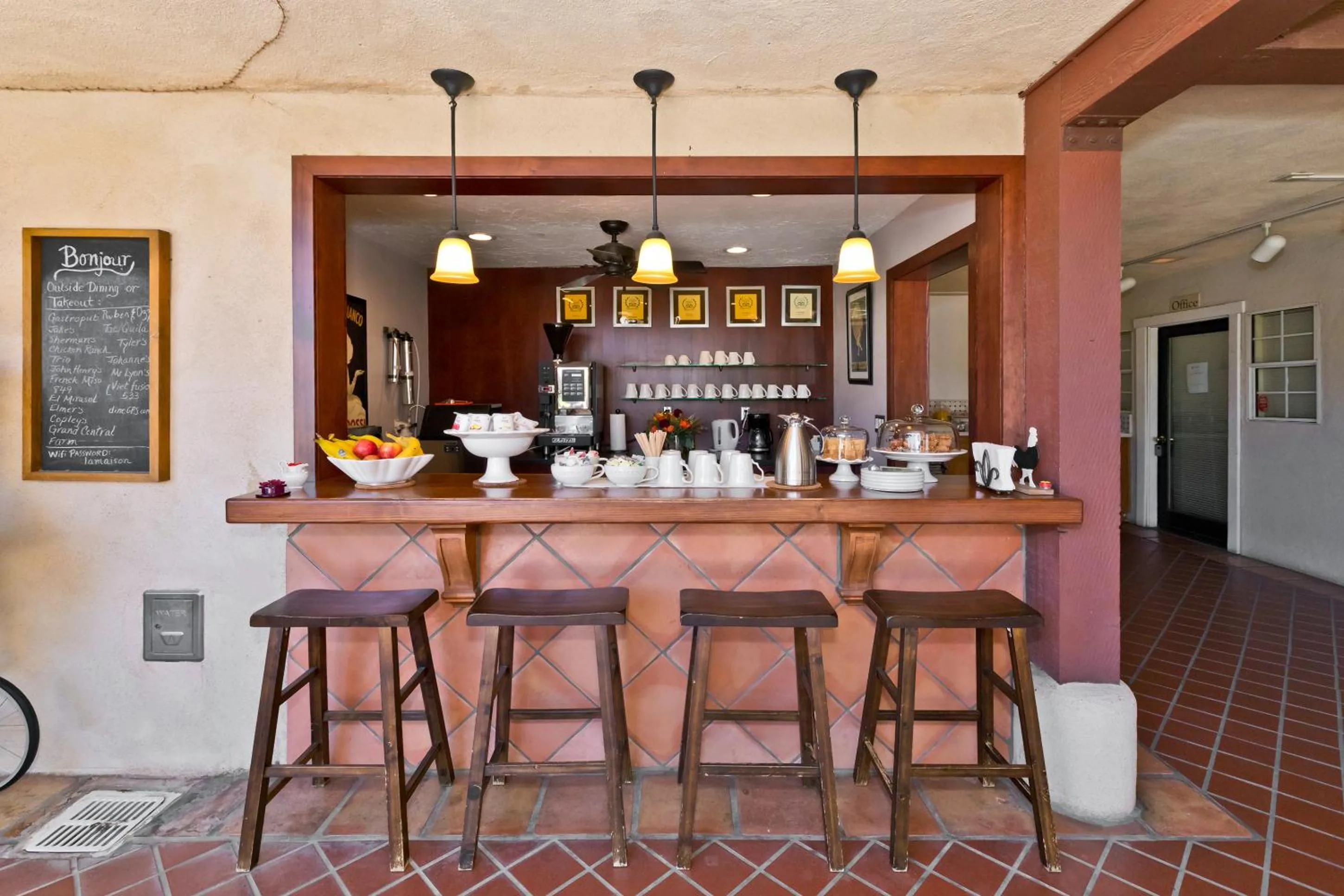 Coffee/tea facilities in La Maison Hotel - Adults Only