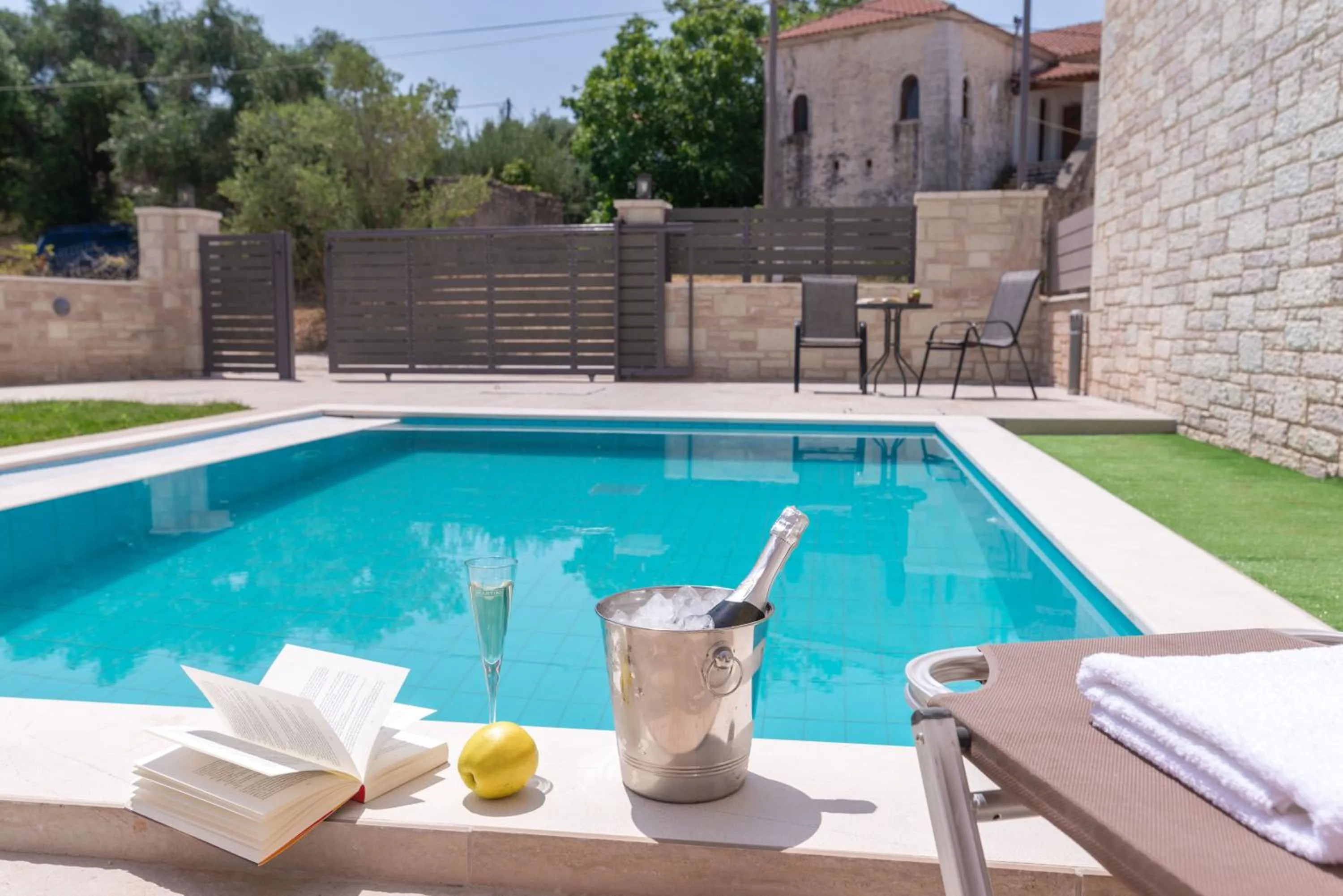 Tesoro luxury apartments