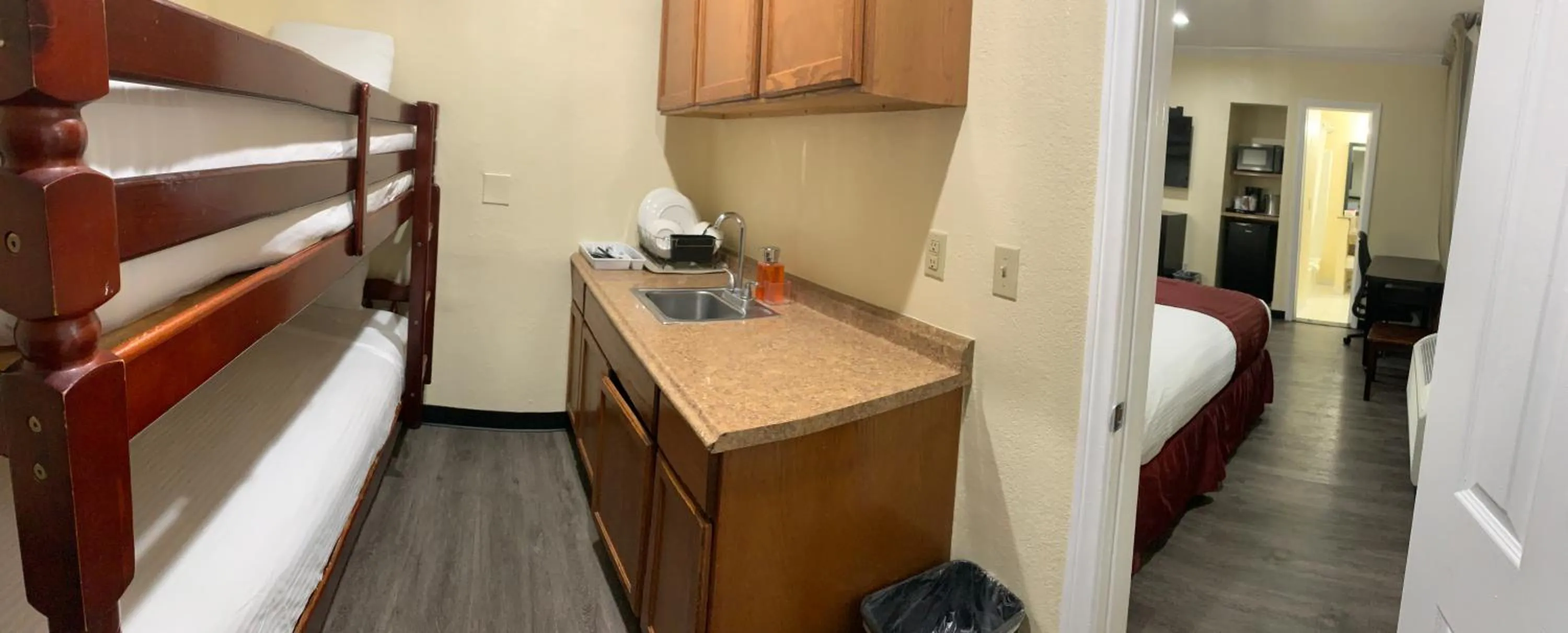 Bed in Best Inn & Suites