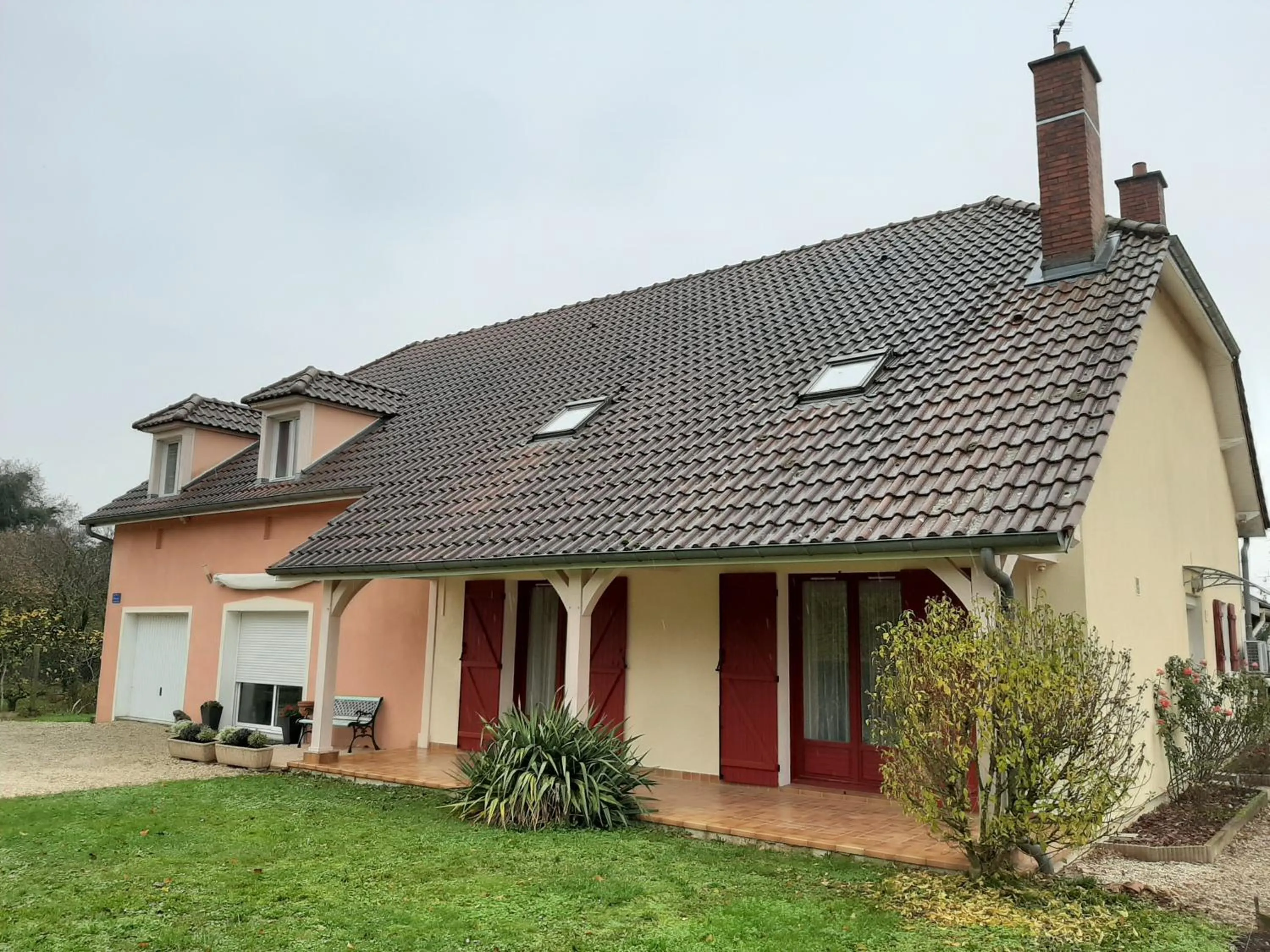 Facade/entrance in AU FIL DES LACS