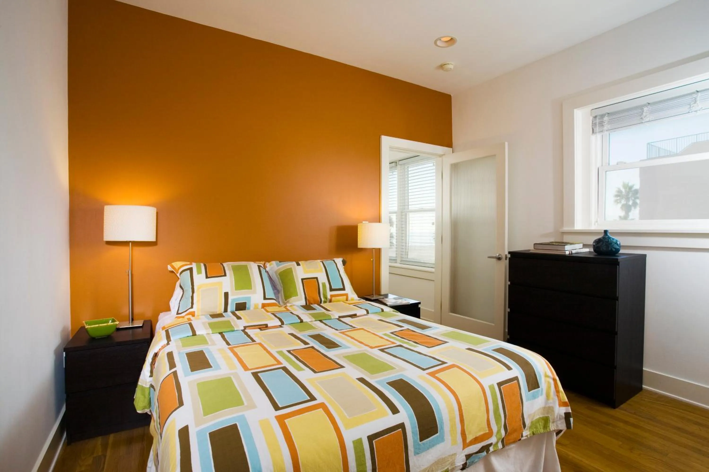 Photo of the whole room, Bed in Venice Suites