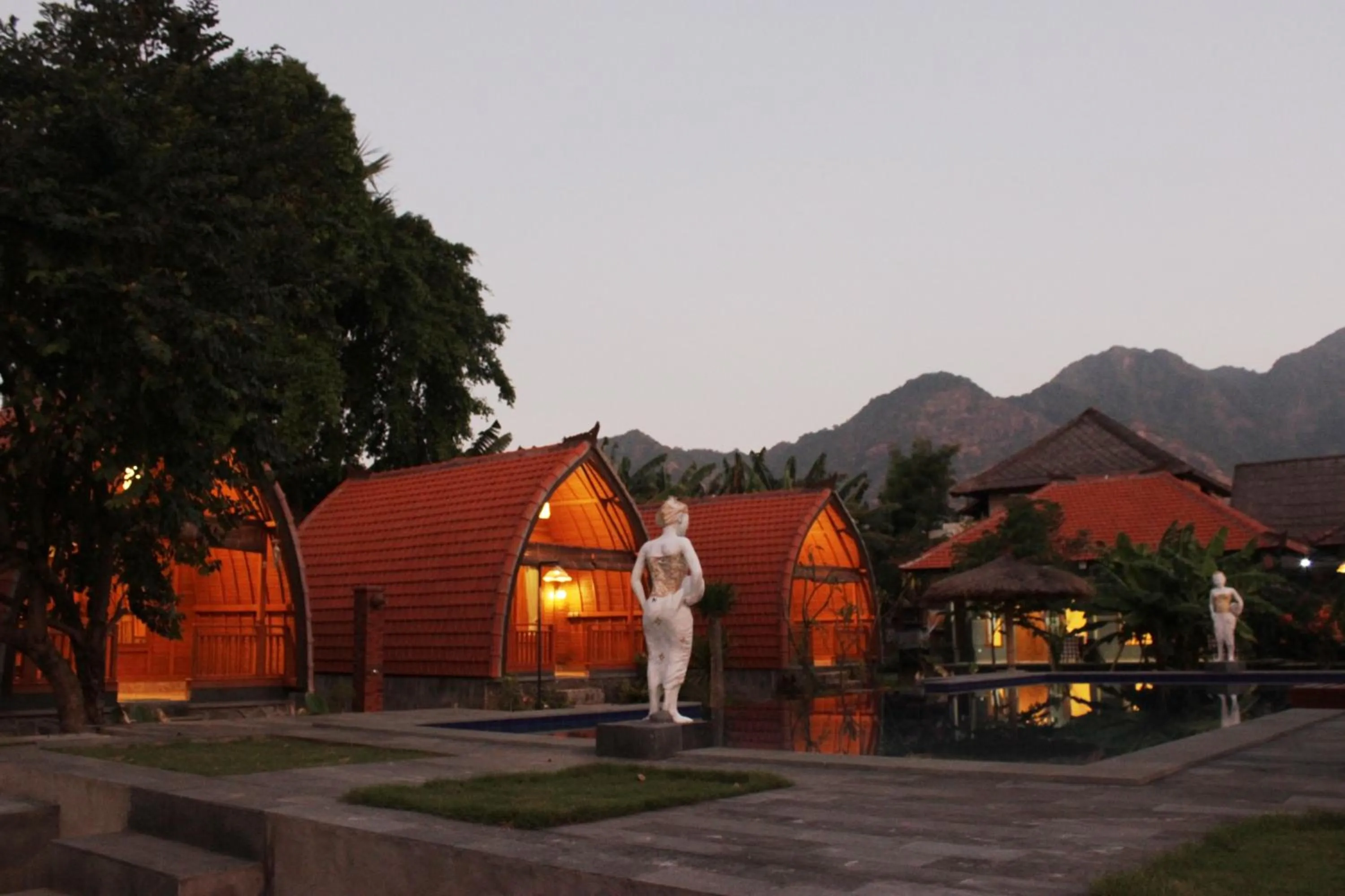 Property building in Kubu Padi Wooden House