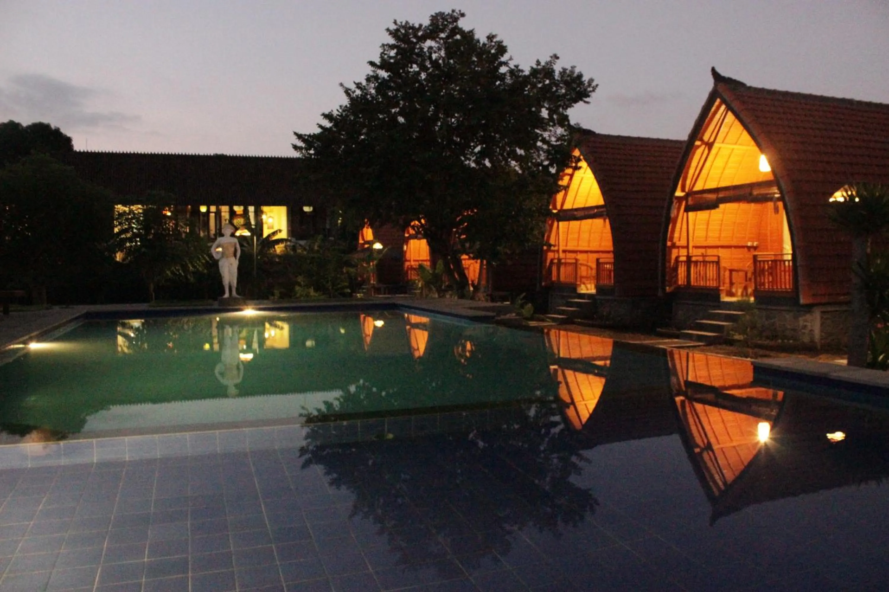 Swimming pool in Kubu Padi Wooden House