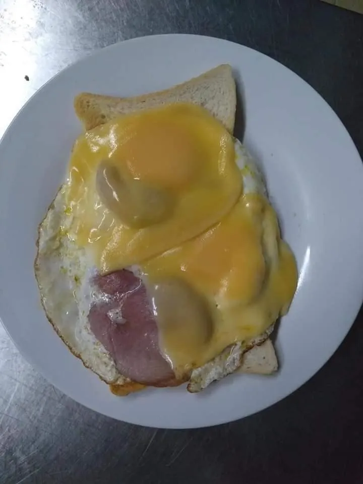 Breakfast in Restaurant & Guesthouse Say Cheese