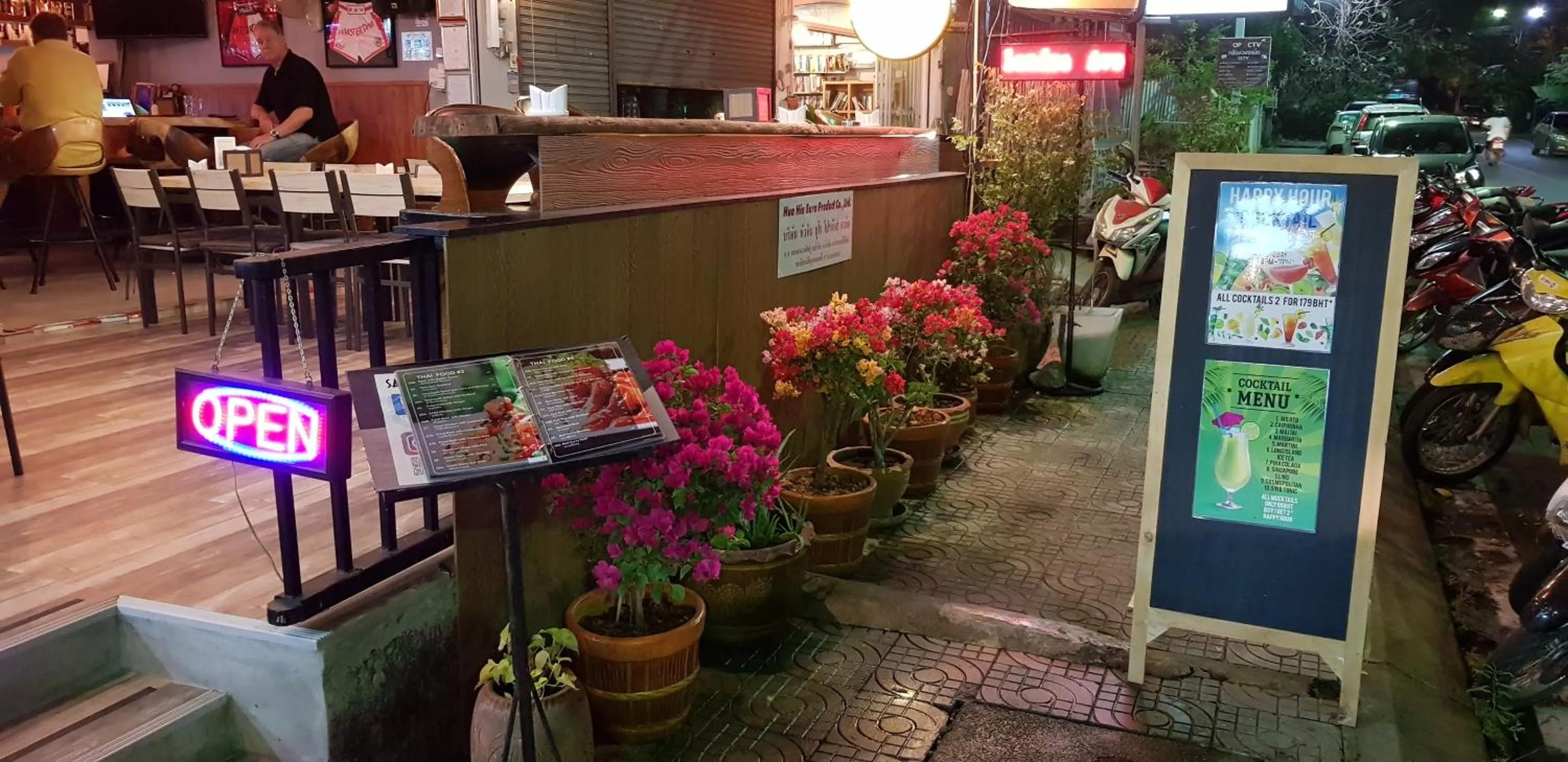 Property building in Restaurant & Guesthouse Say Cheese