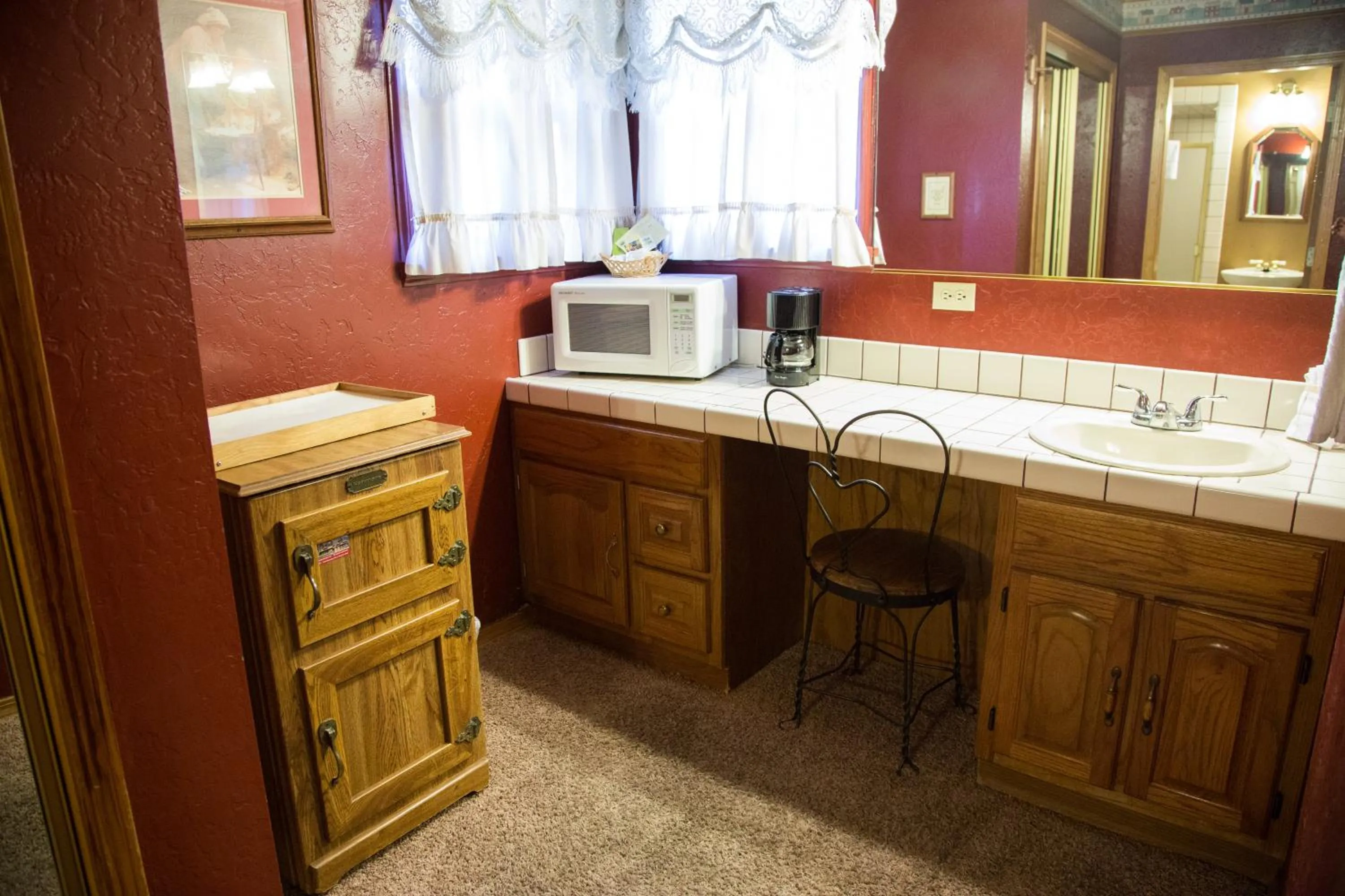 Kitchen or kitchenette in Cathy's Cottages