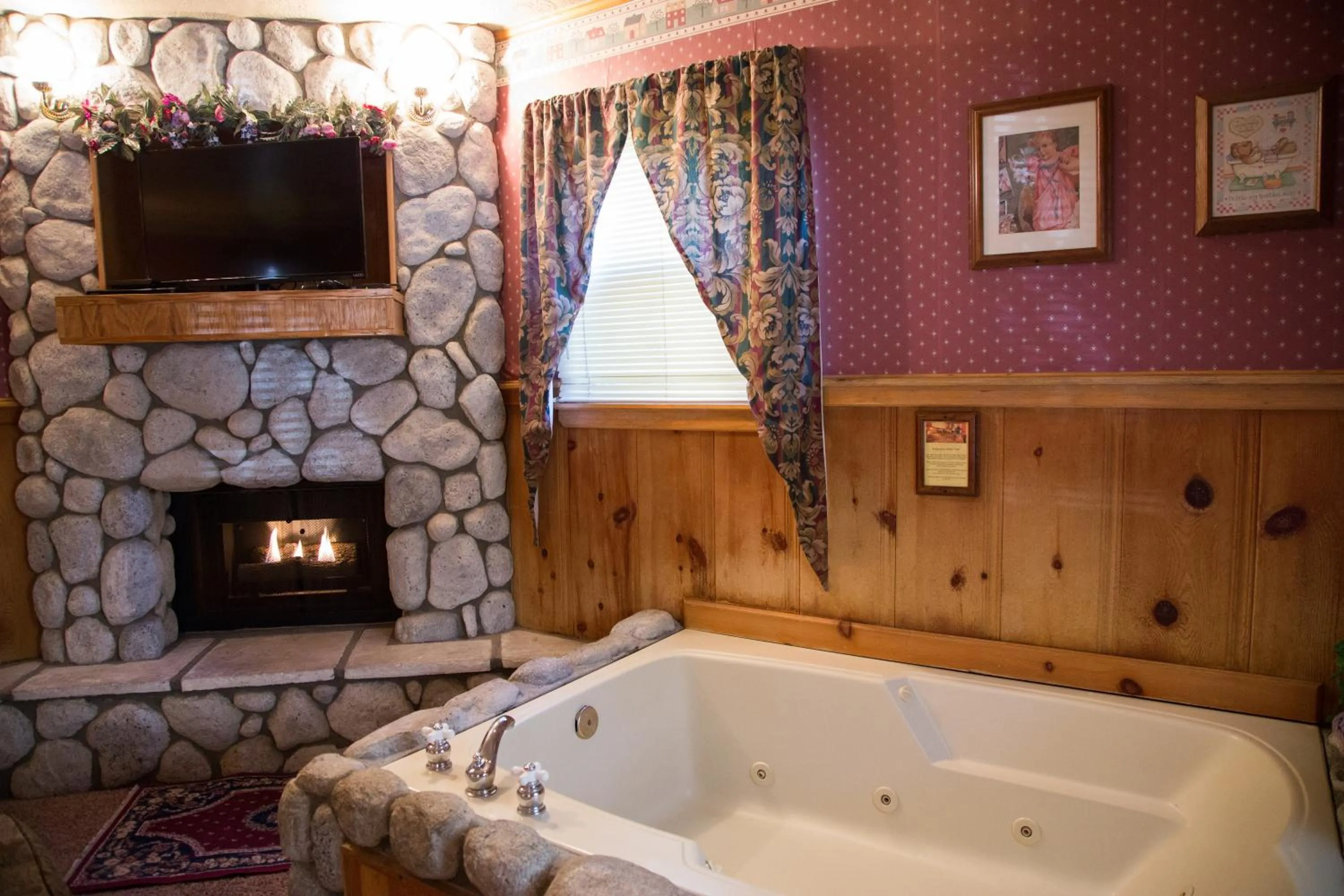 Decorative detail in Cathy's Cottages