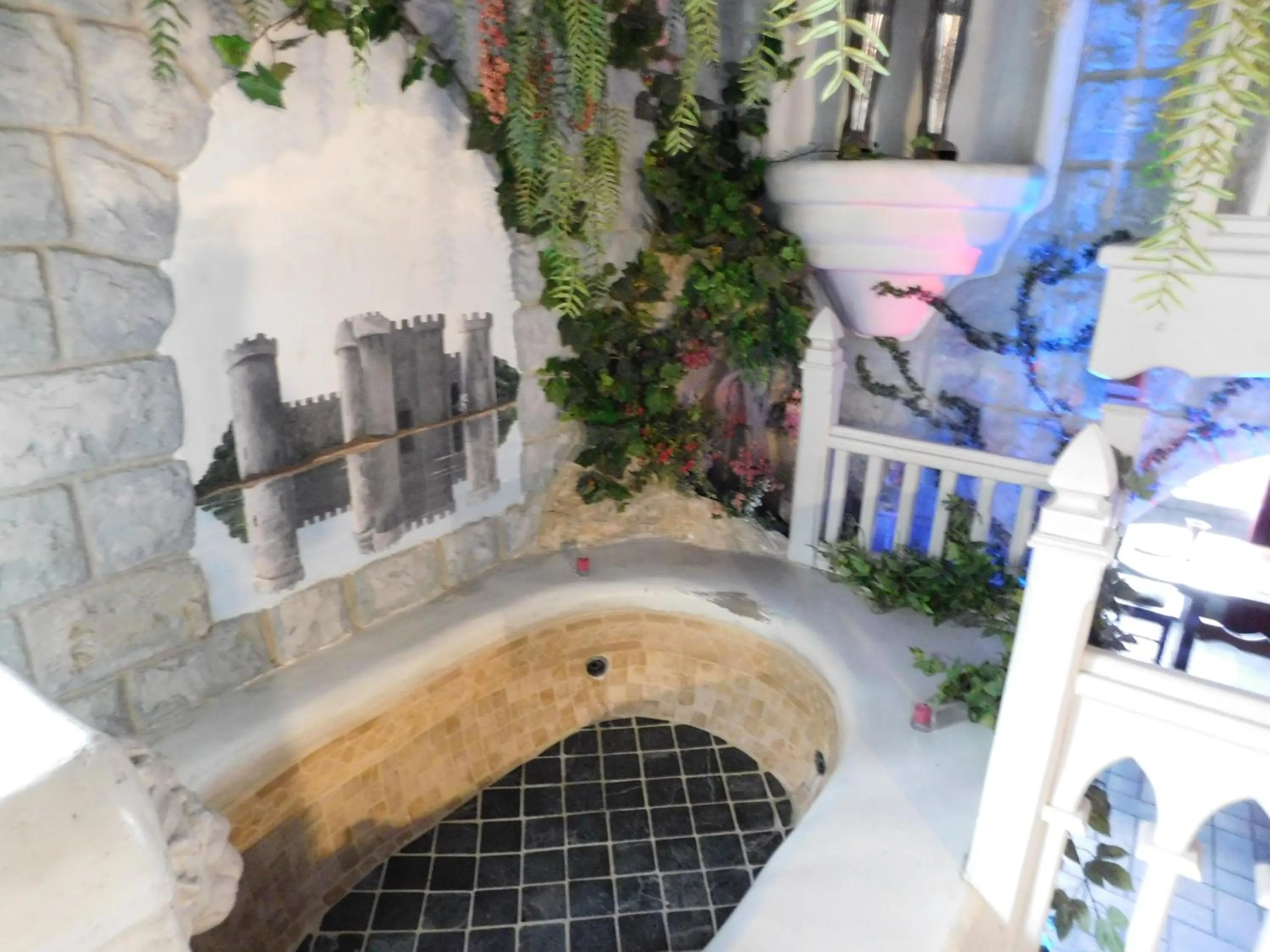 Hot Tub in Castle Wood Theme Cottages- COUPLES ONLY