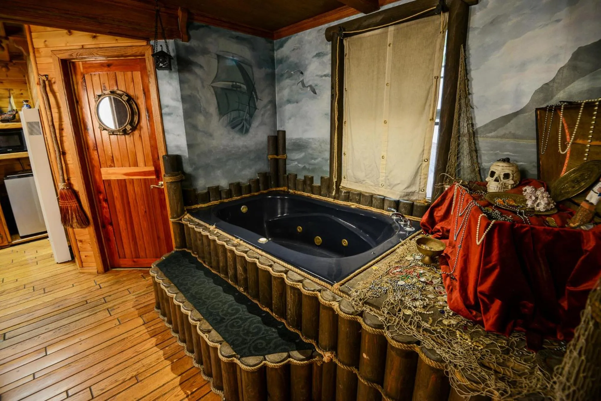 Hot Tub in Castle Wood Theme Cottages- COUPLES ONLY