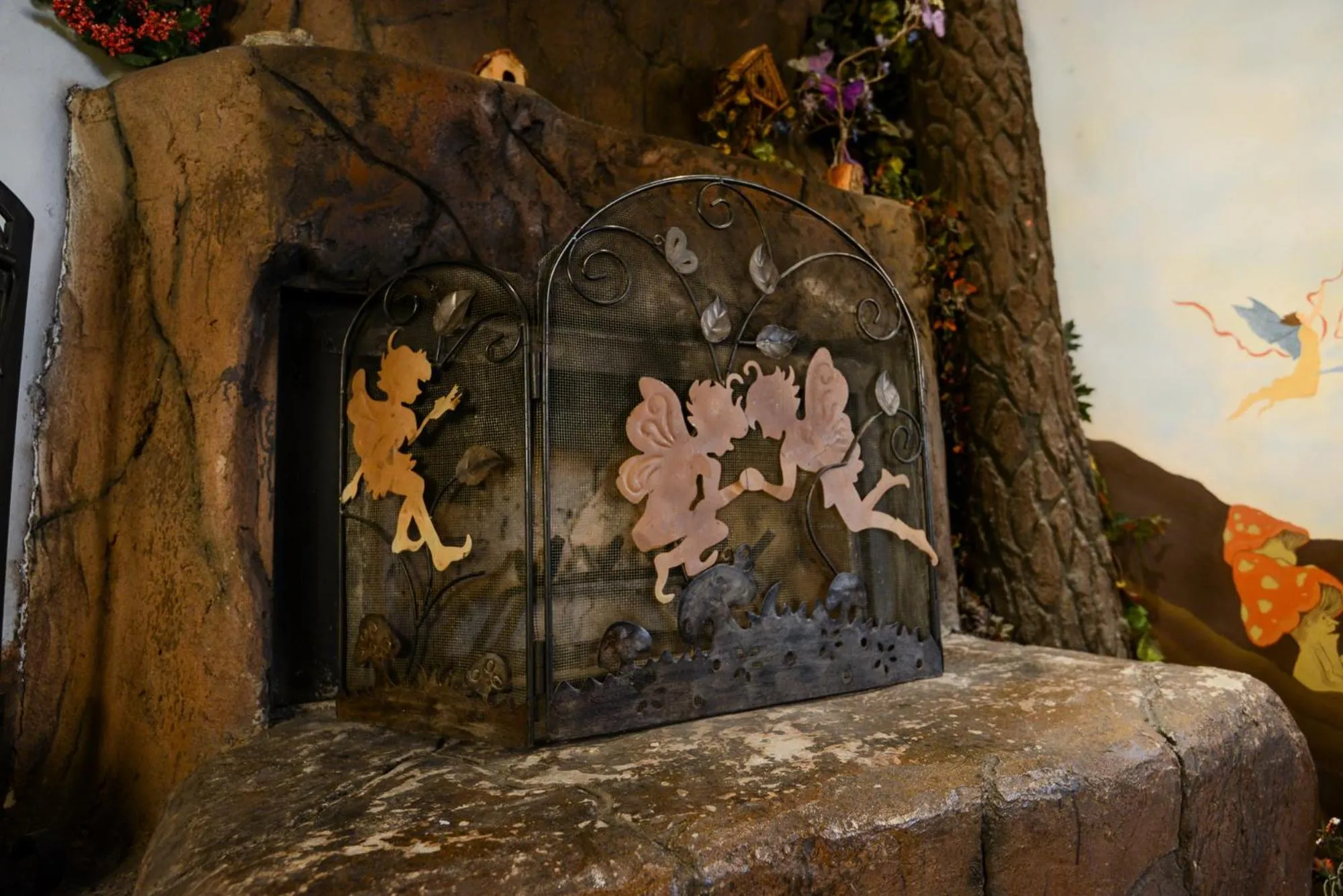 flat iron in Castle Wood Theme Cottages- COUPLES ONLY