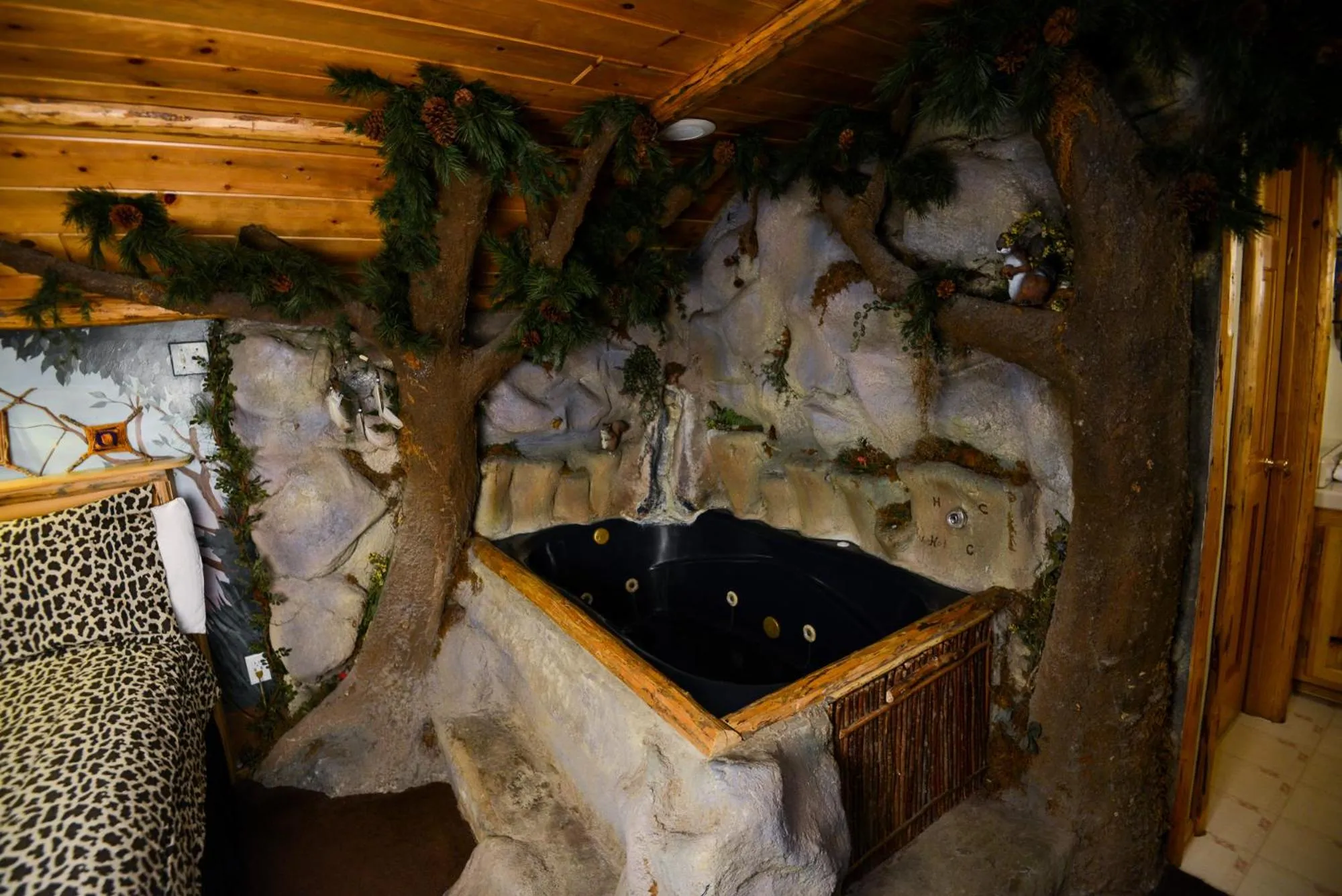 Hot Tub in Castle Wood Theme Cottages- COUPLES ONLY