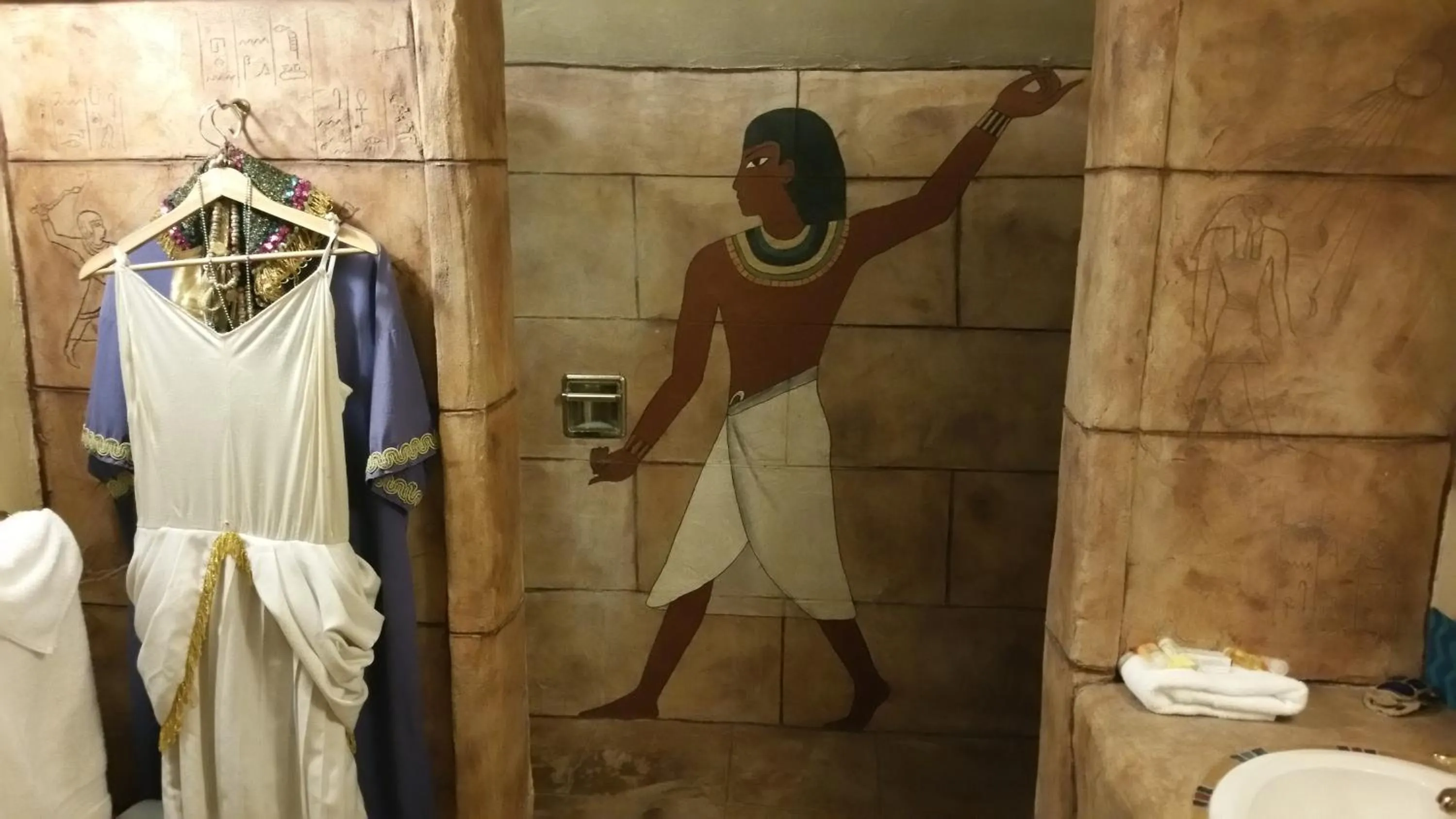 Shower in Castle Wood Theme Cottages- COUPLES ONLY