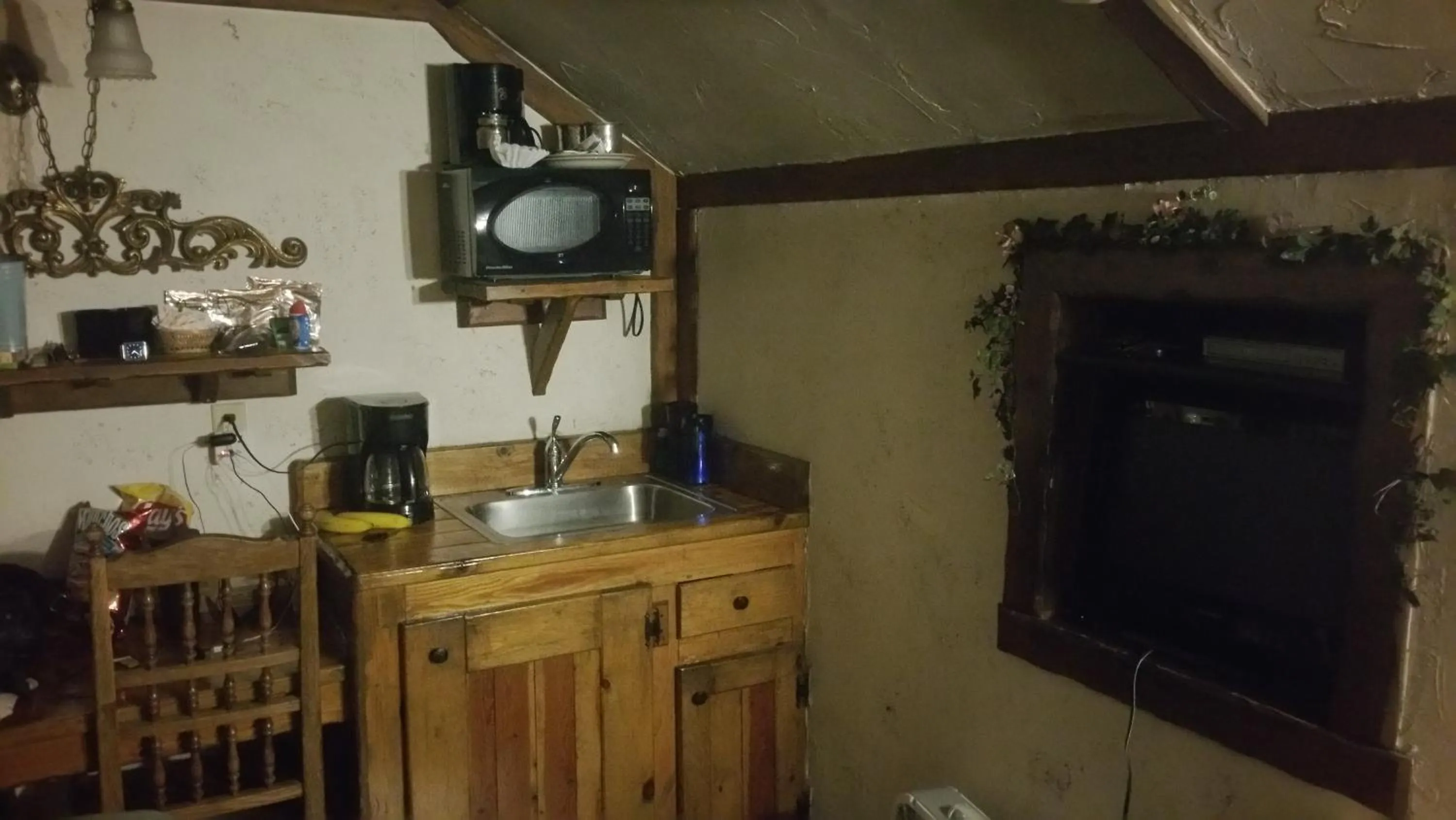 Kitchen or kitchenette in Castle Wood Theme Cottages- COUPLES ONLY