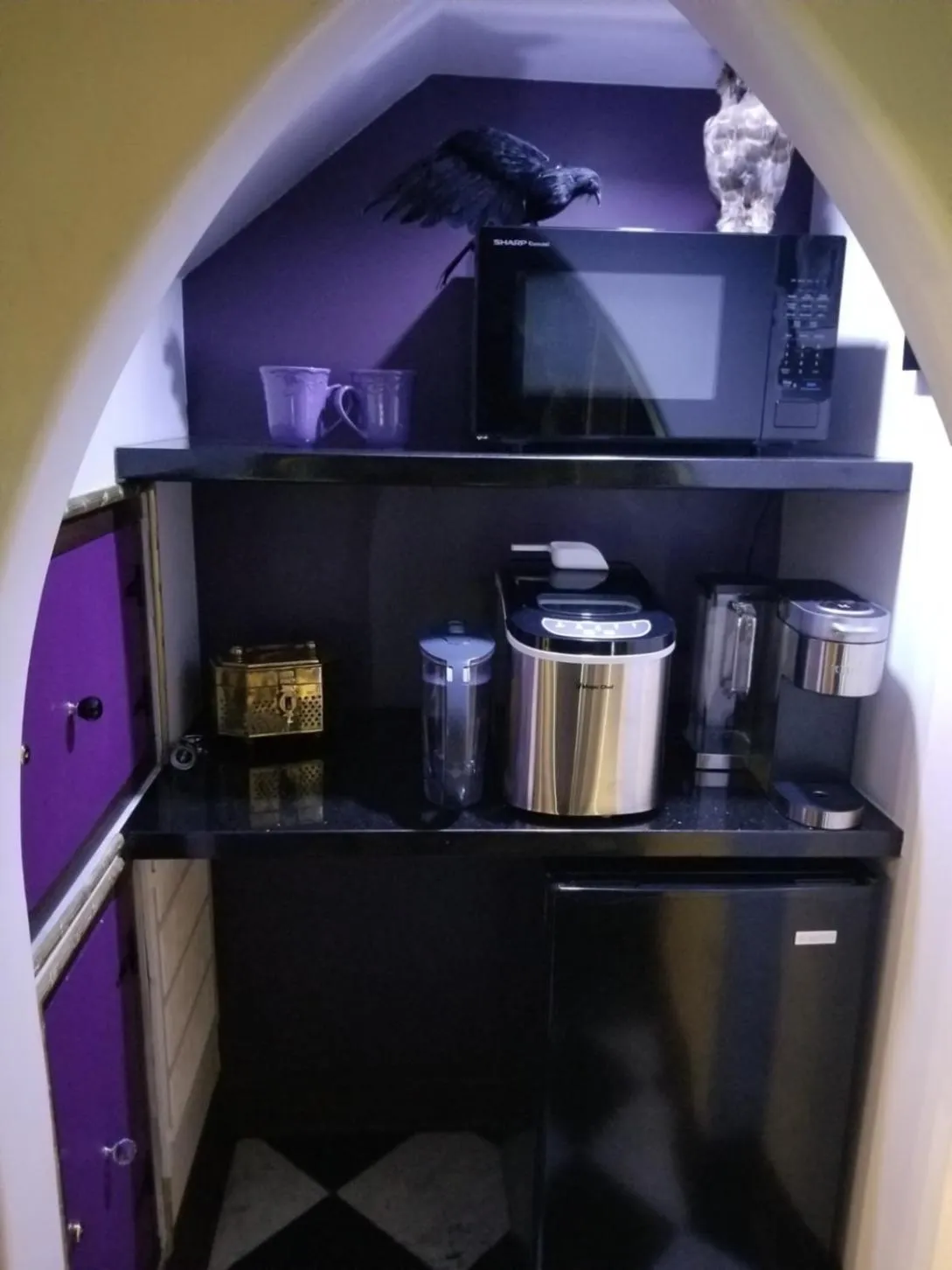 Coffee/tea facilities in Castle Wood Theme Cottages- COUPLES ONLY