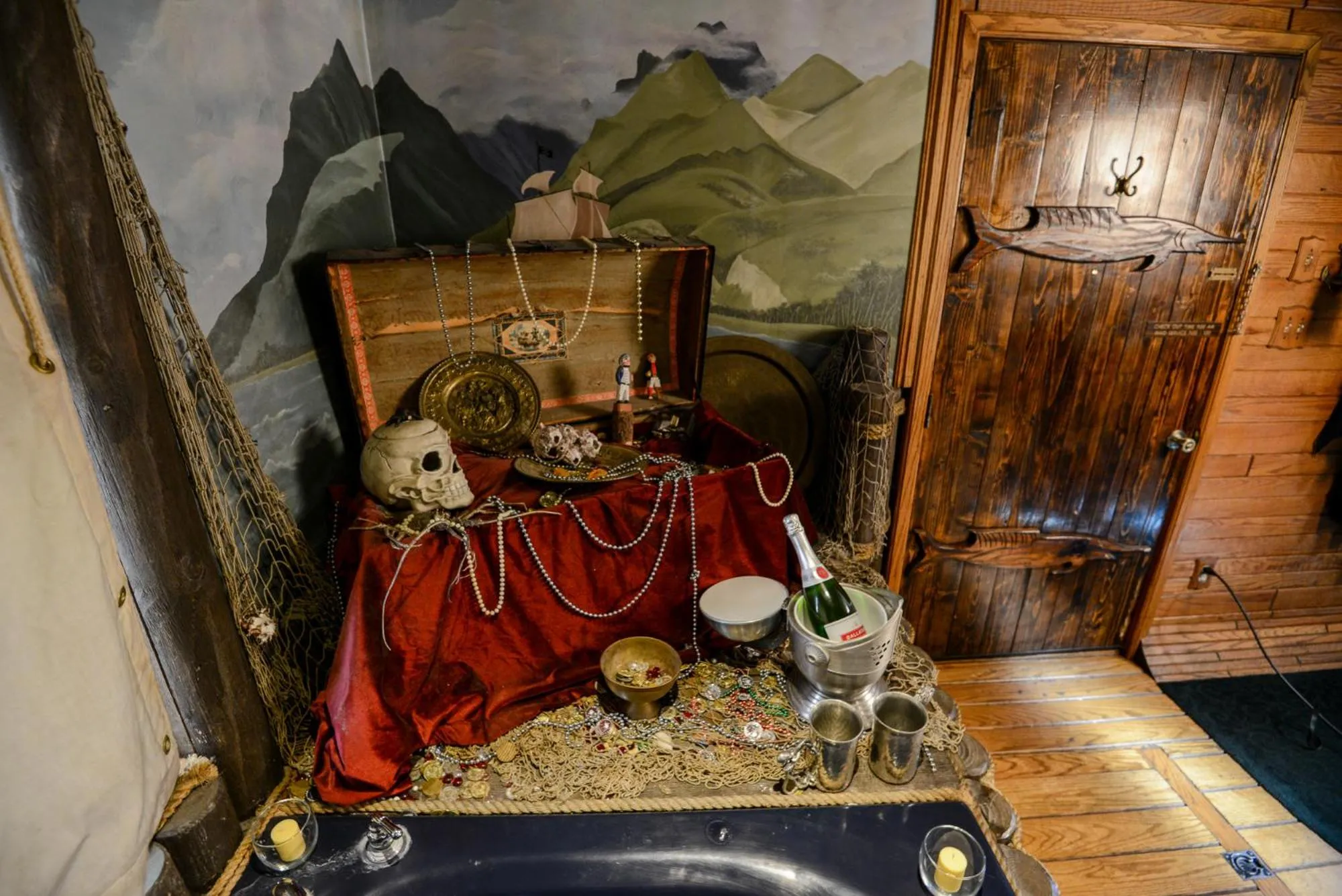 Decorative detail in Castle Wood Theme Cottages- COUPLES ONLY