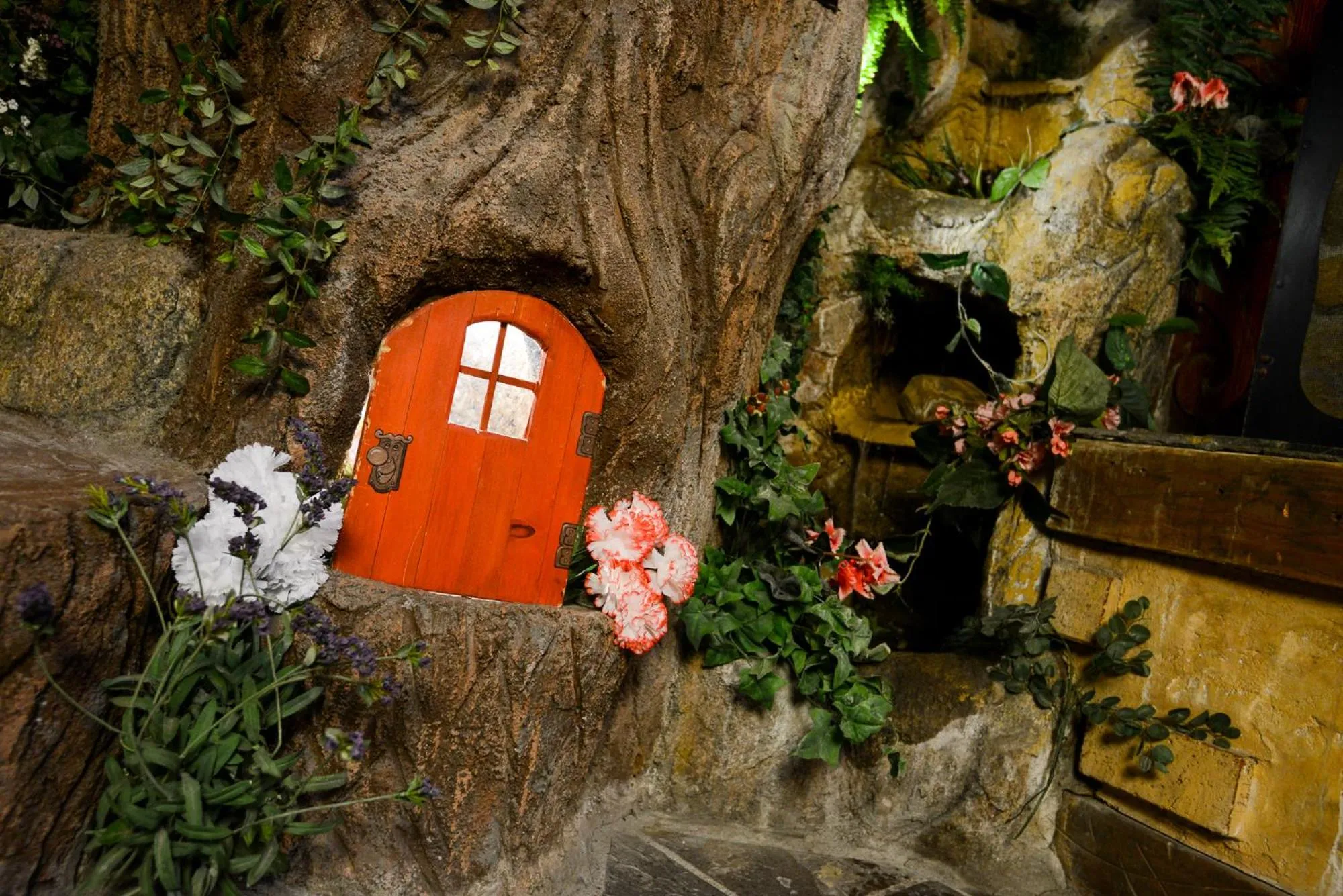 Decorative detail in Castle Wood Theme Cottages- COUPLES ONLY