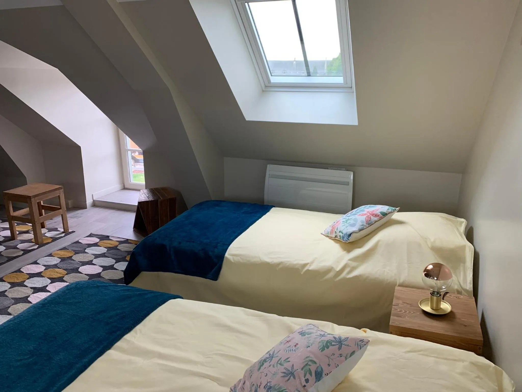 Photo of the whole room, Bed in La maison des Légendes