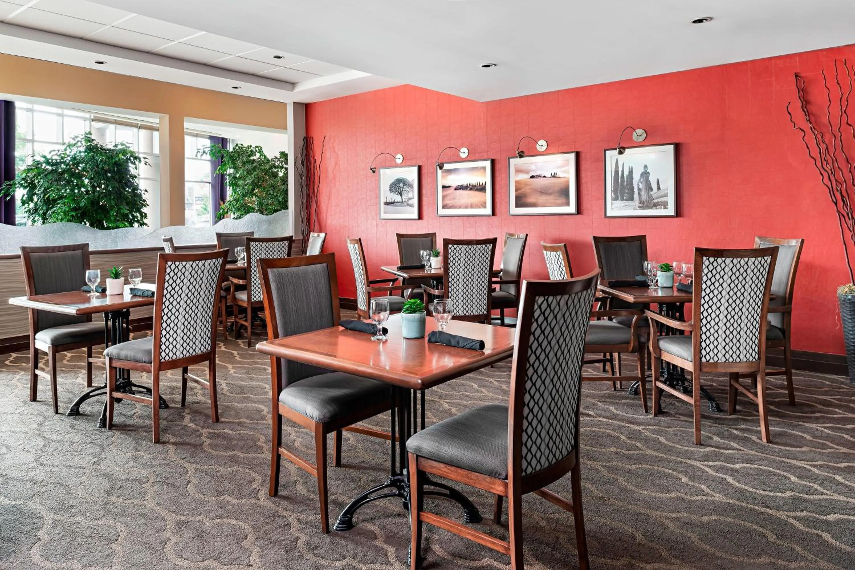 Restaurant/places to eat in Four Points by Sheraton London