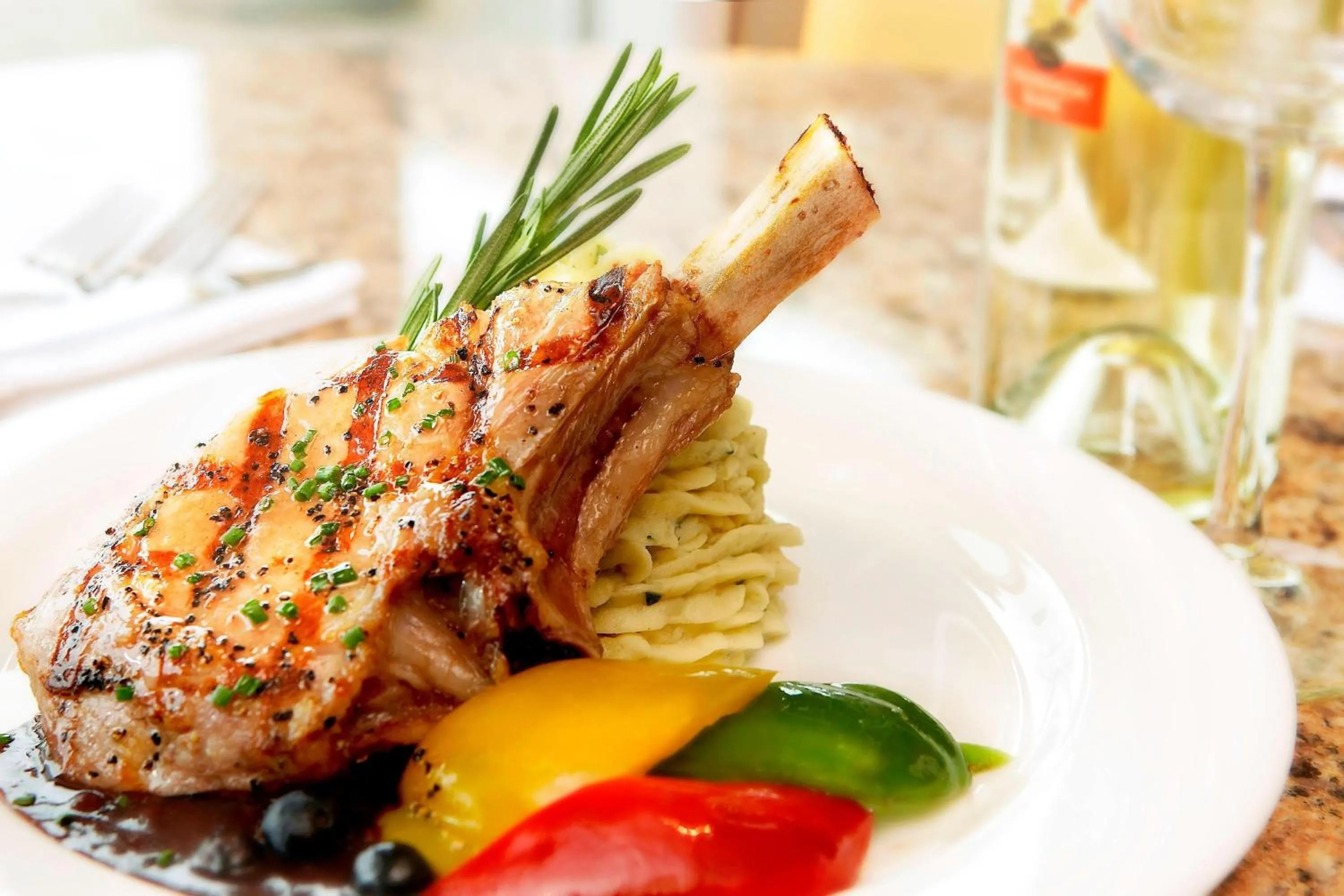 Restaurant/places to eat in Four Points by Sheraton London