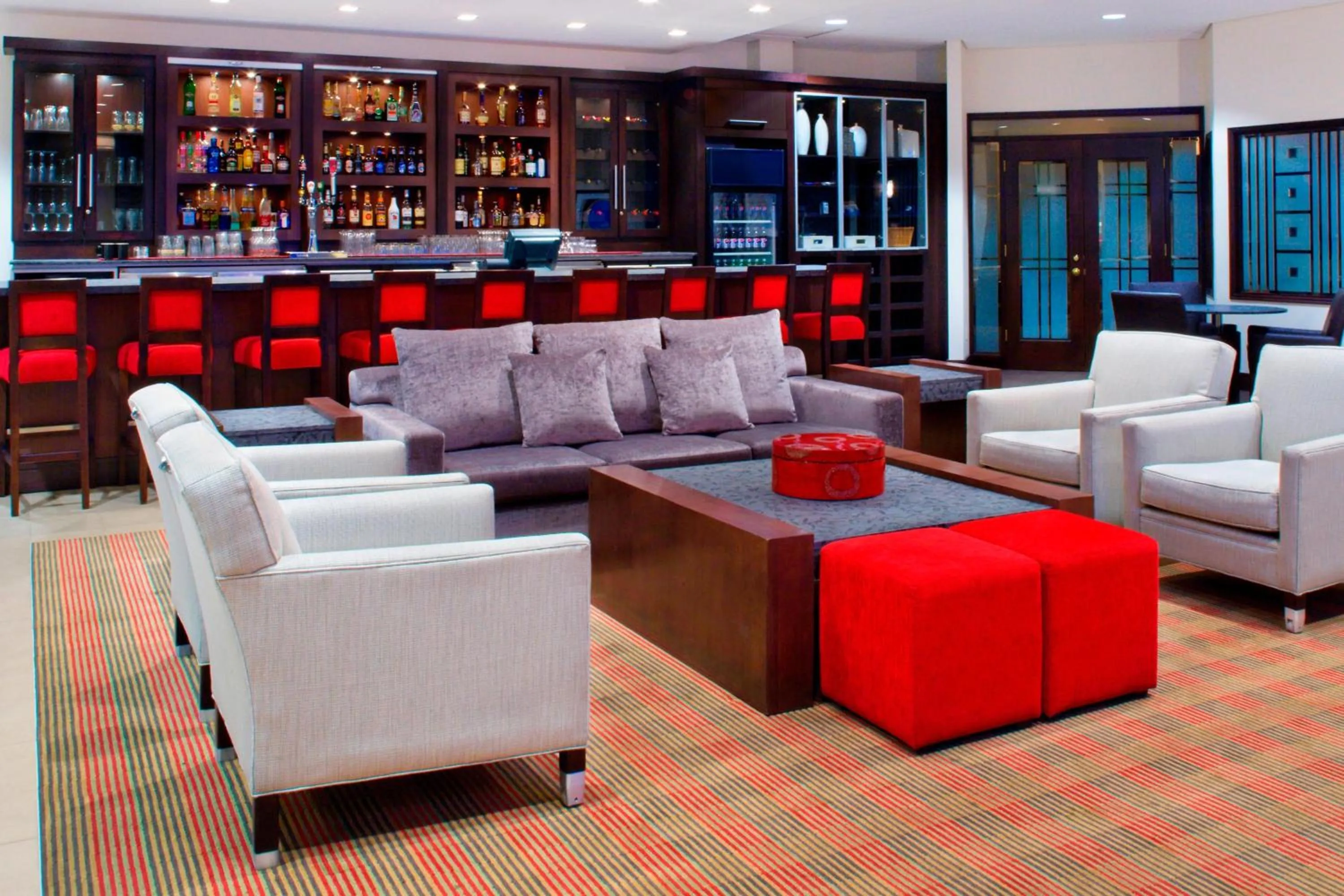 Lounge or bar in Four Points by Sheraton Winnipeg South